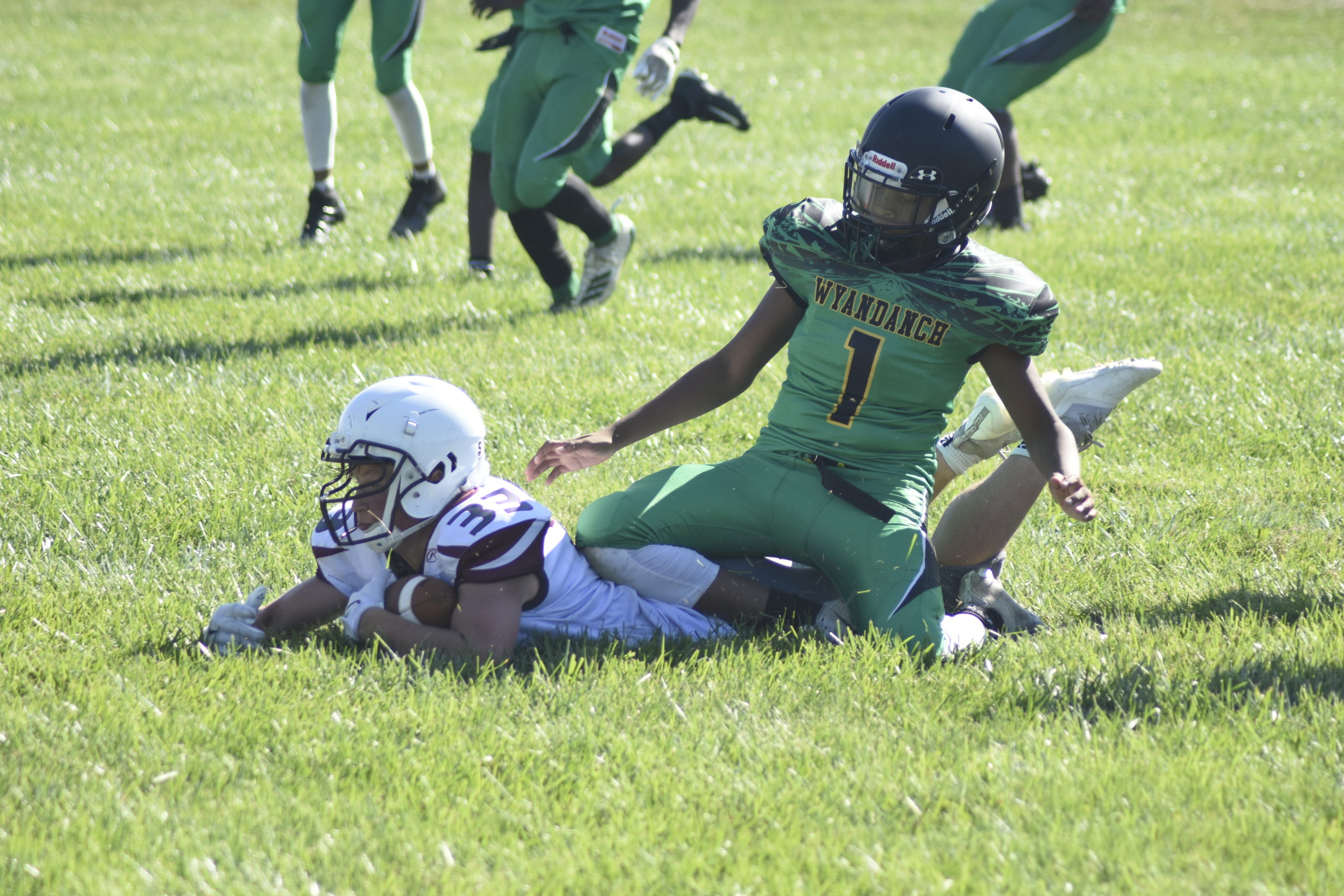 Bonacker Will Darrell dives and catches the call for a successful two-point conversion.