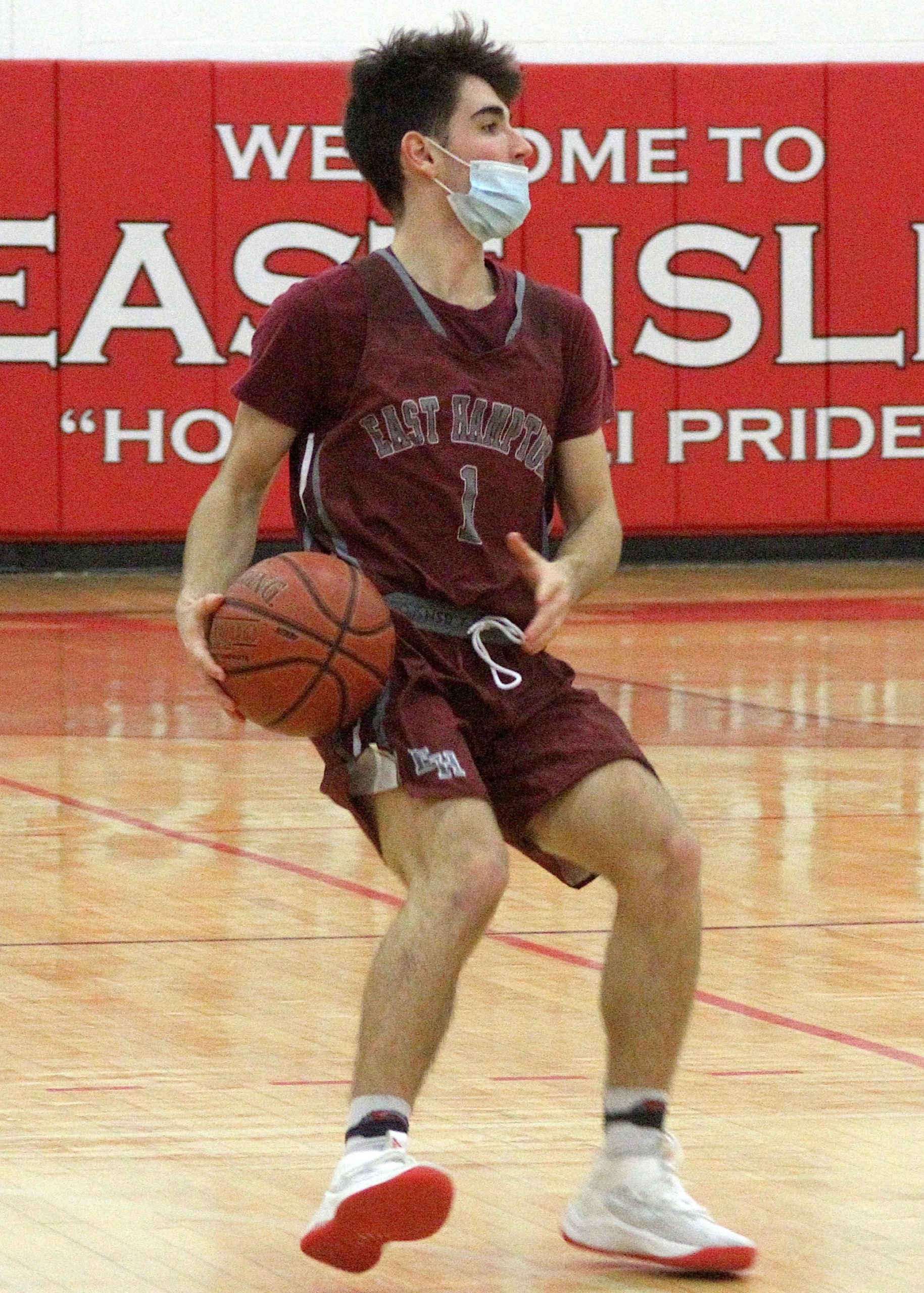 Mike Locascio looks to make a play. DESIRÉE KEEGAN