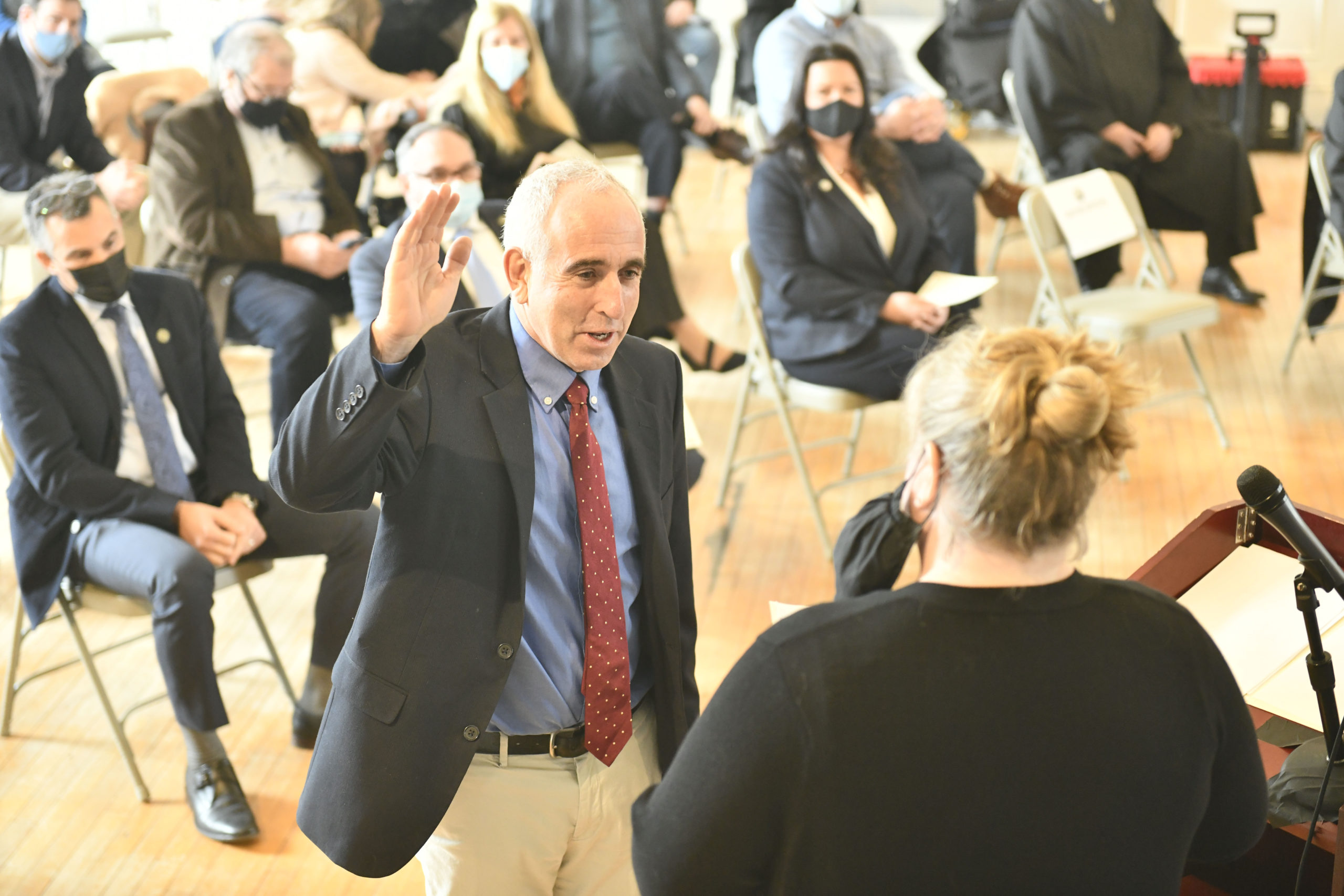 Southampton Town Supervisor Jay Schneiderman is sworn in.