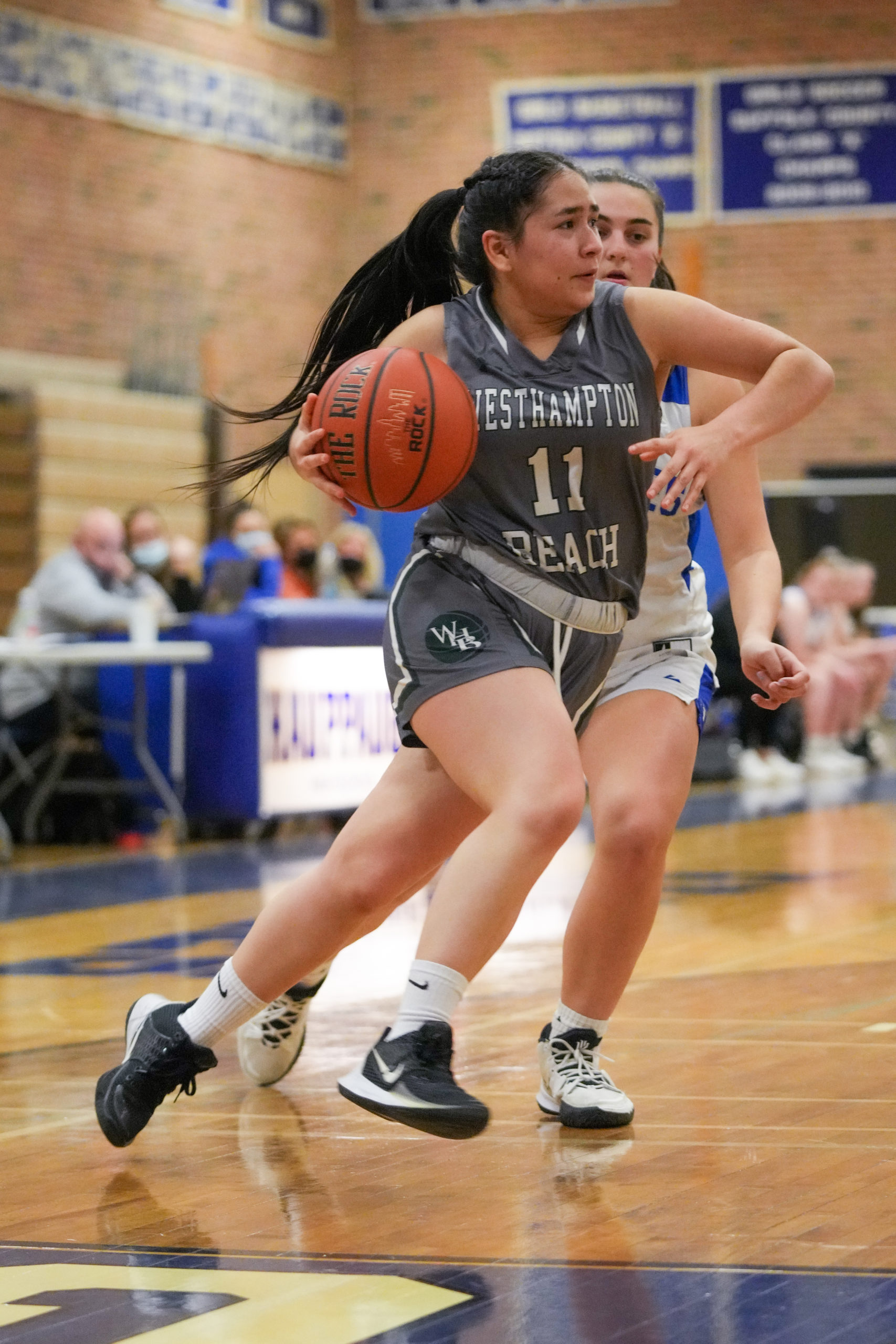 Madelin Bastidas drives the baseline. RON ESPOSITO