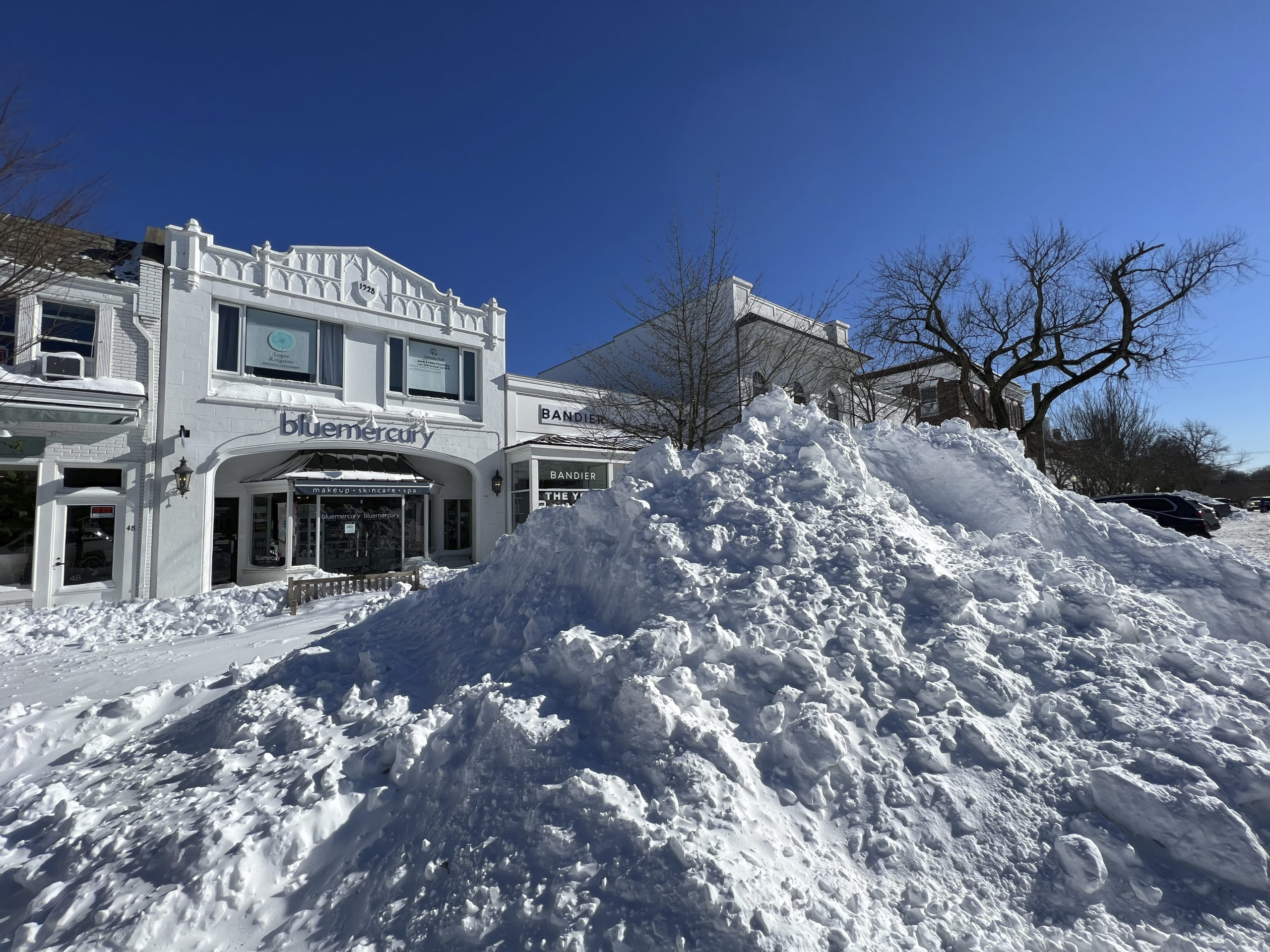 Snow on Main Street in Southampton Village the day after the February 5 snow storm.  DANA SHAW