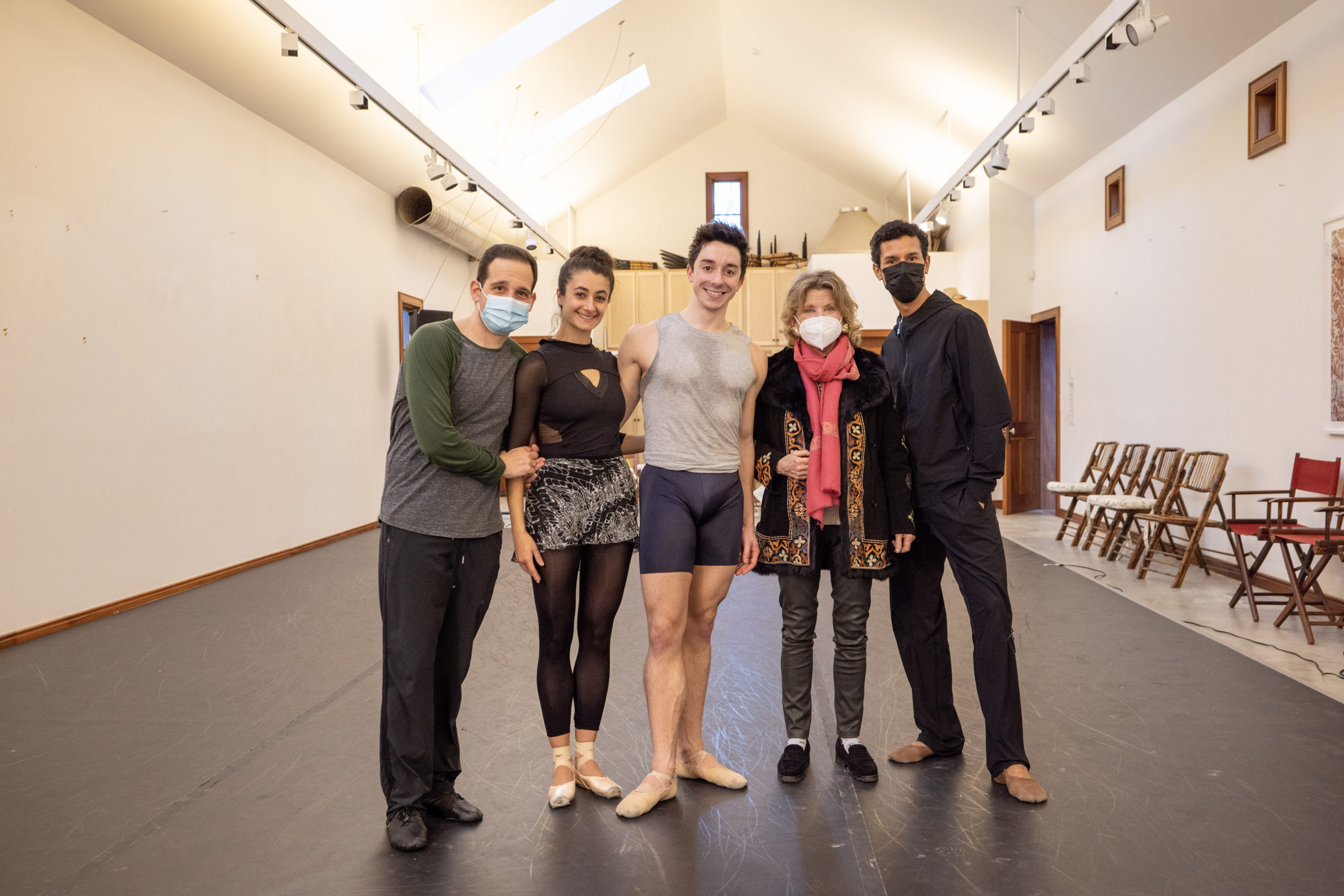 Hamptons Dance Project in rehearsal at the Guild Hall William P. Rayner Artist-in-Residence studio. From left, Craig Salstein, Lauren Bonfiglio, Tyler Maloney, Kathy Rayner and Jose Sebastian. © JOE BRONDO FOR GUILD HALL