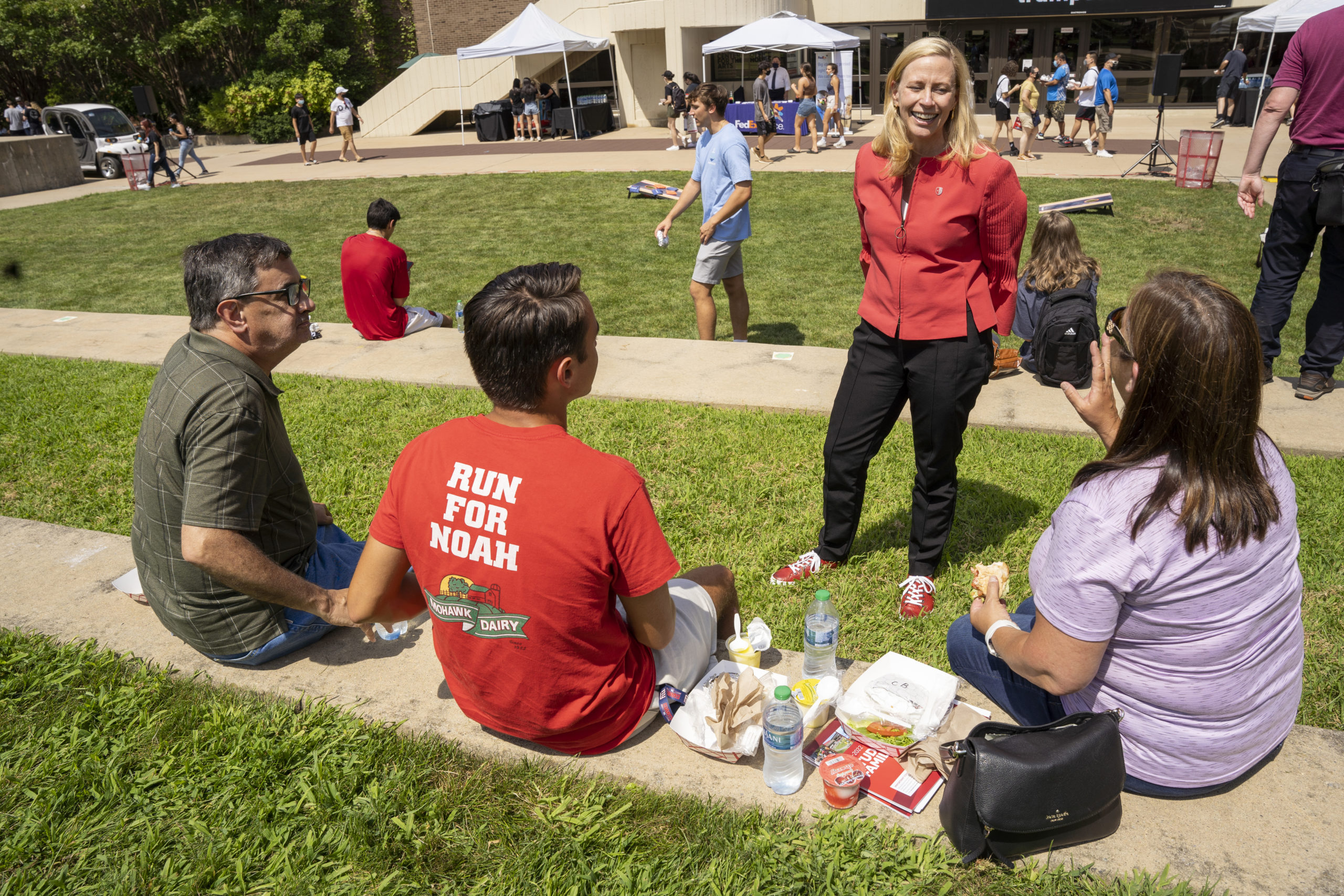 Stony Brook University  President Maurie McInnis at First Year Move-In Day.
John Griffin/SBU Communications