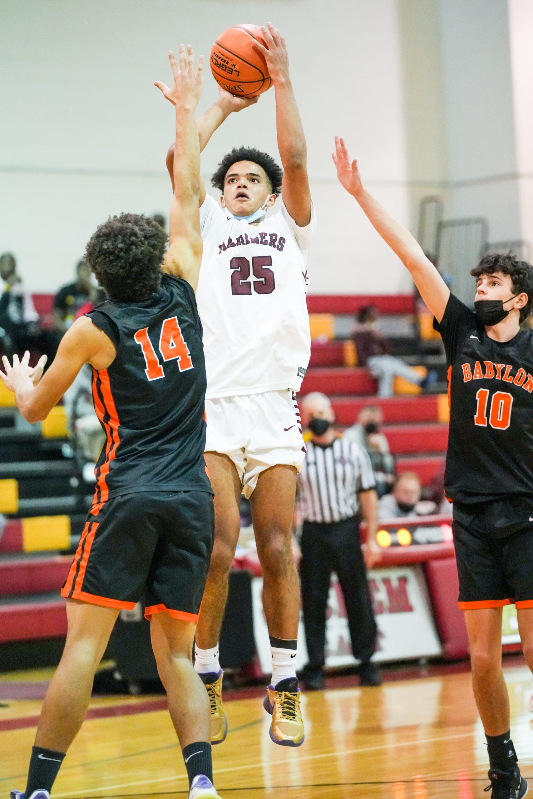 Senior Mariner LeBron Napier scored a game-high 30 points in Saturday's Suffolk County Class B Championship.