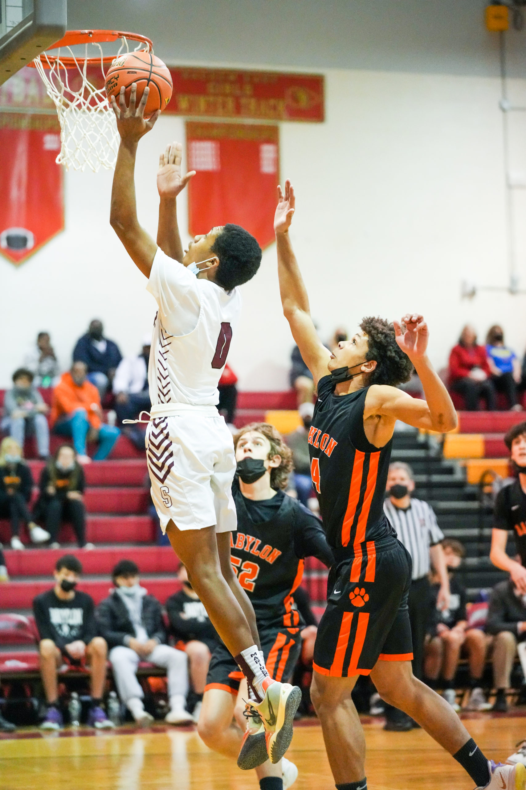 Southampton freshman Naevon Jenkins scores.