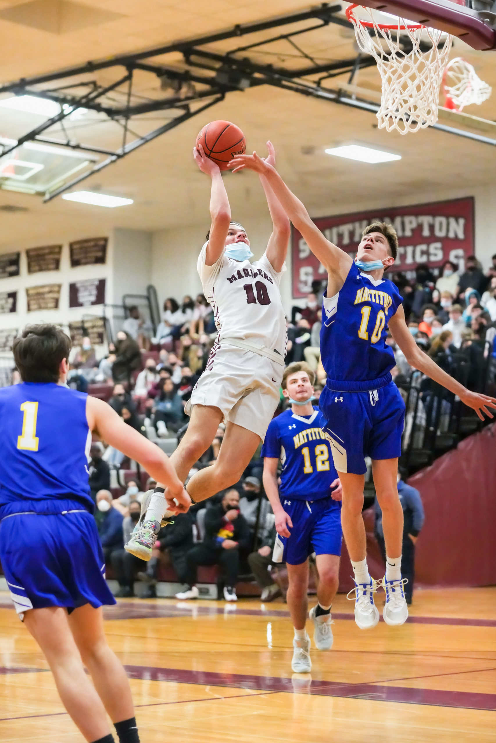 Southampton senior Andrew Venesina drives to the hoop.