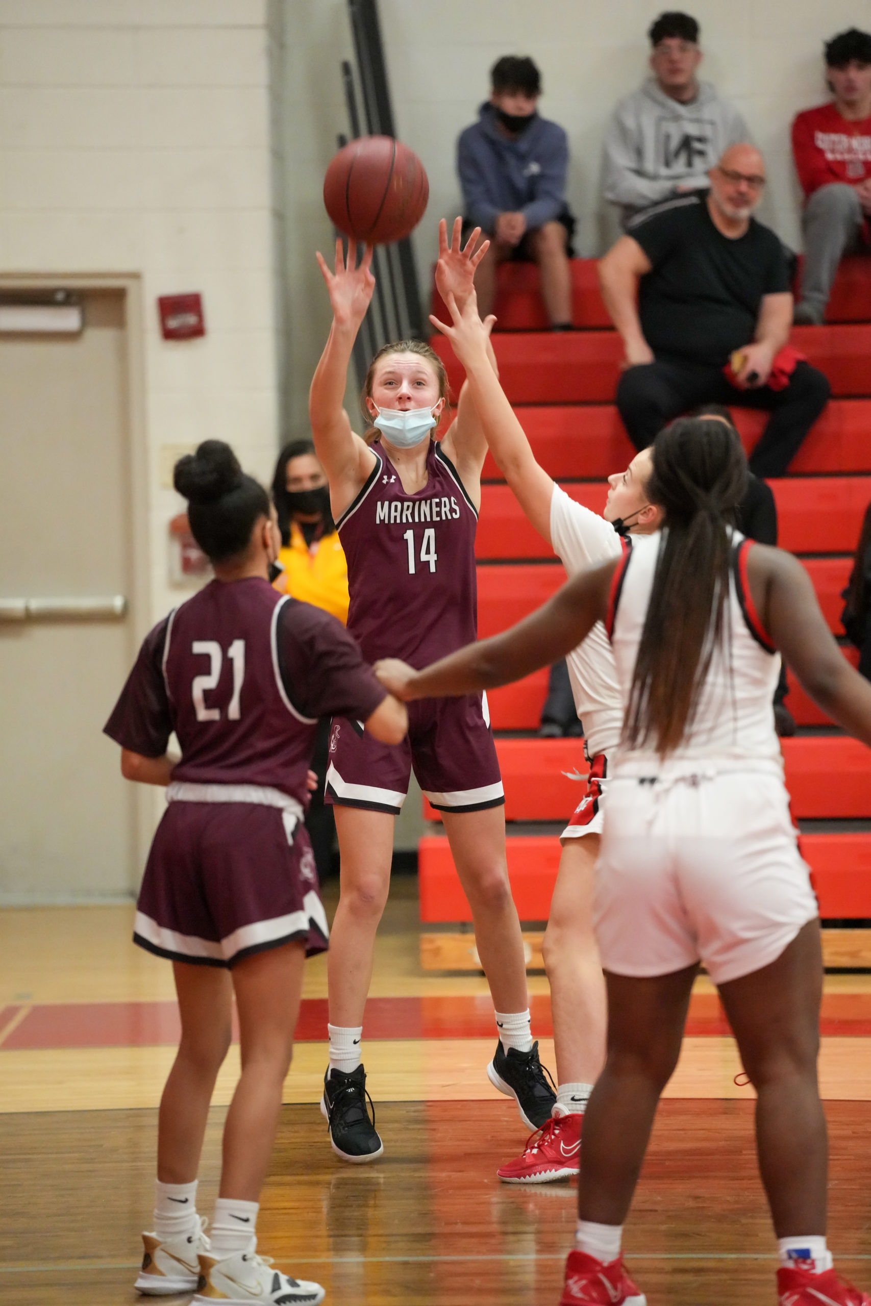 Mariner Juliette Archer puts up a shot.