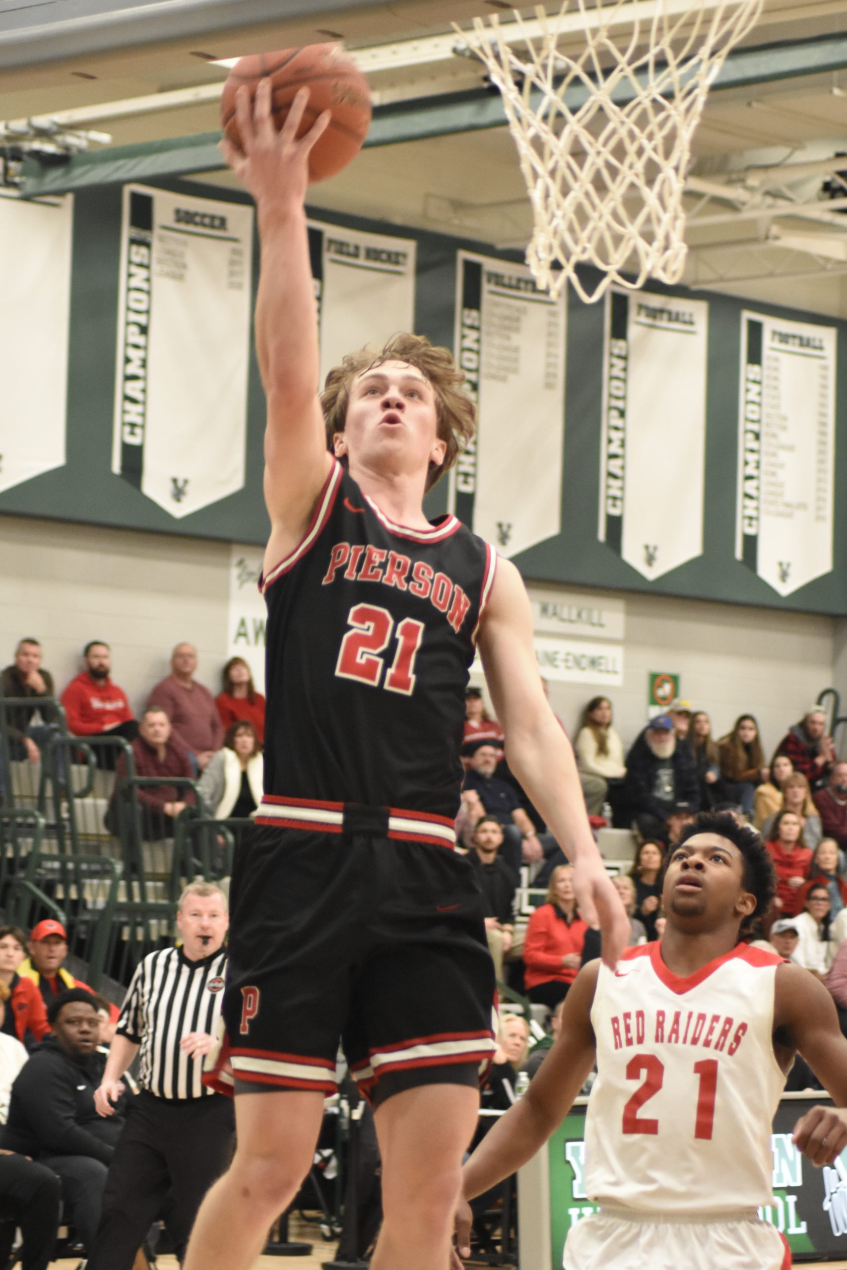 Pierson senior Wilson Bennett scored a game-high 34 points on Sunday, 17 of which came in the second half.   DREW BUDD