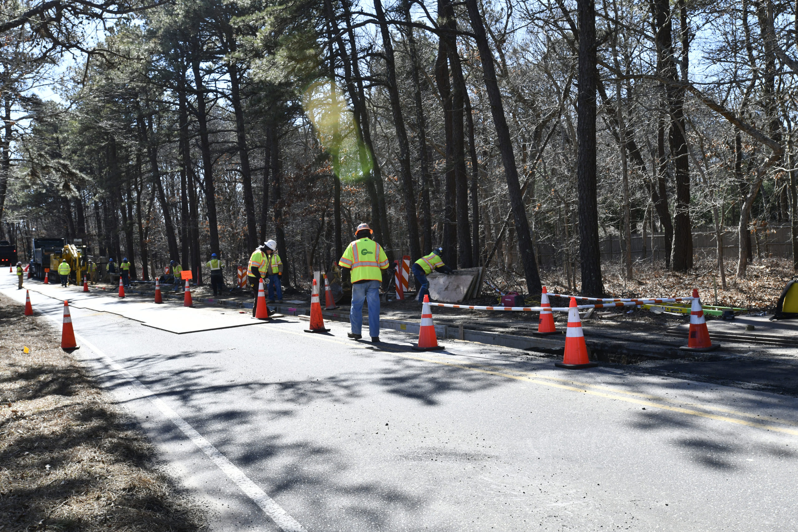 Work crews continue trenching for the South Fork Wind power cable on Monday morning.  DANA SHAW