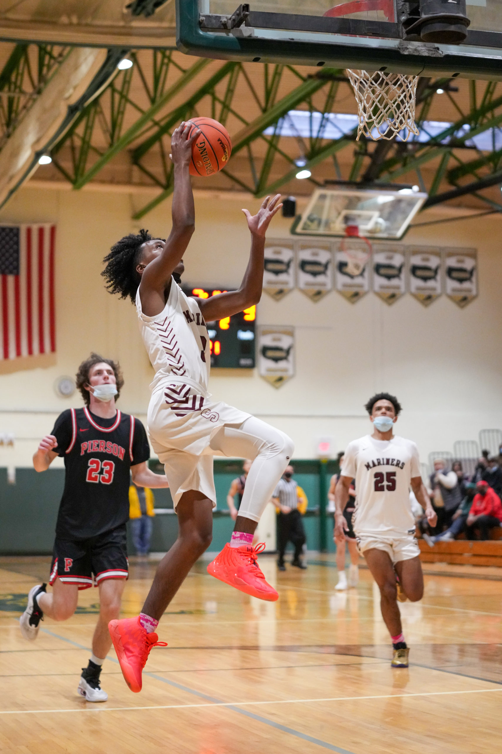 Southampton junior Derek Reed scored a game-high 31 points in Tuesday's victory over Pierson. RON ESPOSITO