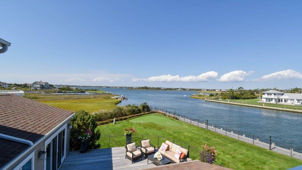 25 Dune Road, Quogue. COURTESY RISE MEDIA