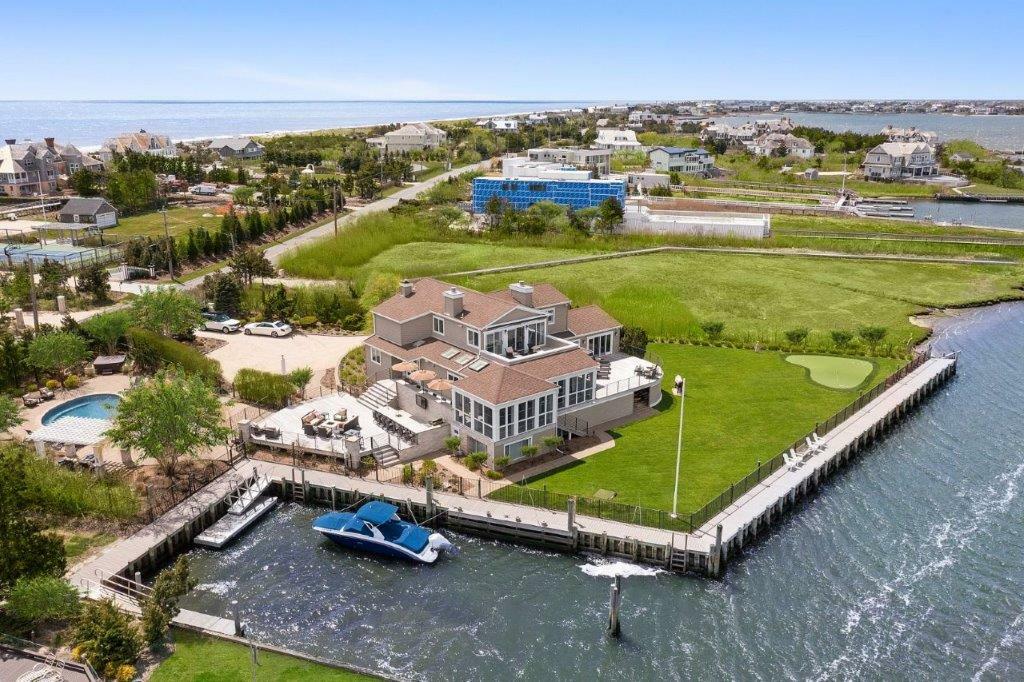 25 Dune Road, Quogue. COURTESY RISE MEDIA
