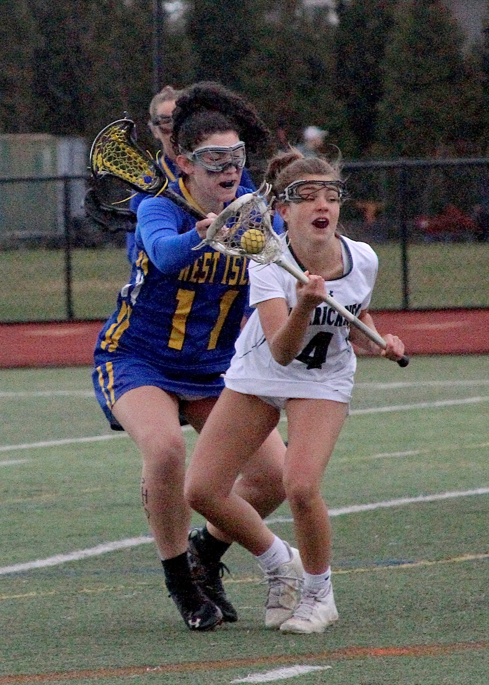 Westhampton Beach freshman Brie Provenzano pivots to avoid a defender. DESIRÉE KEEGAN