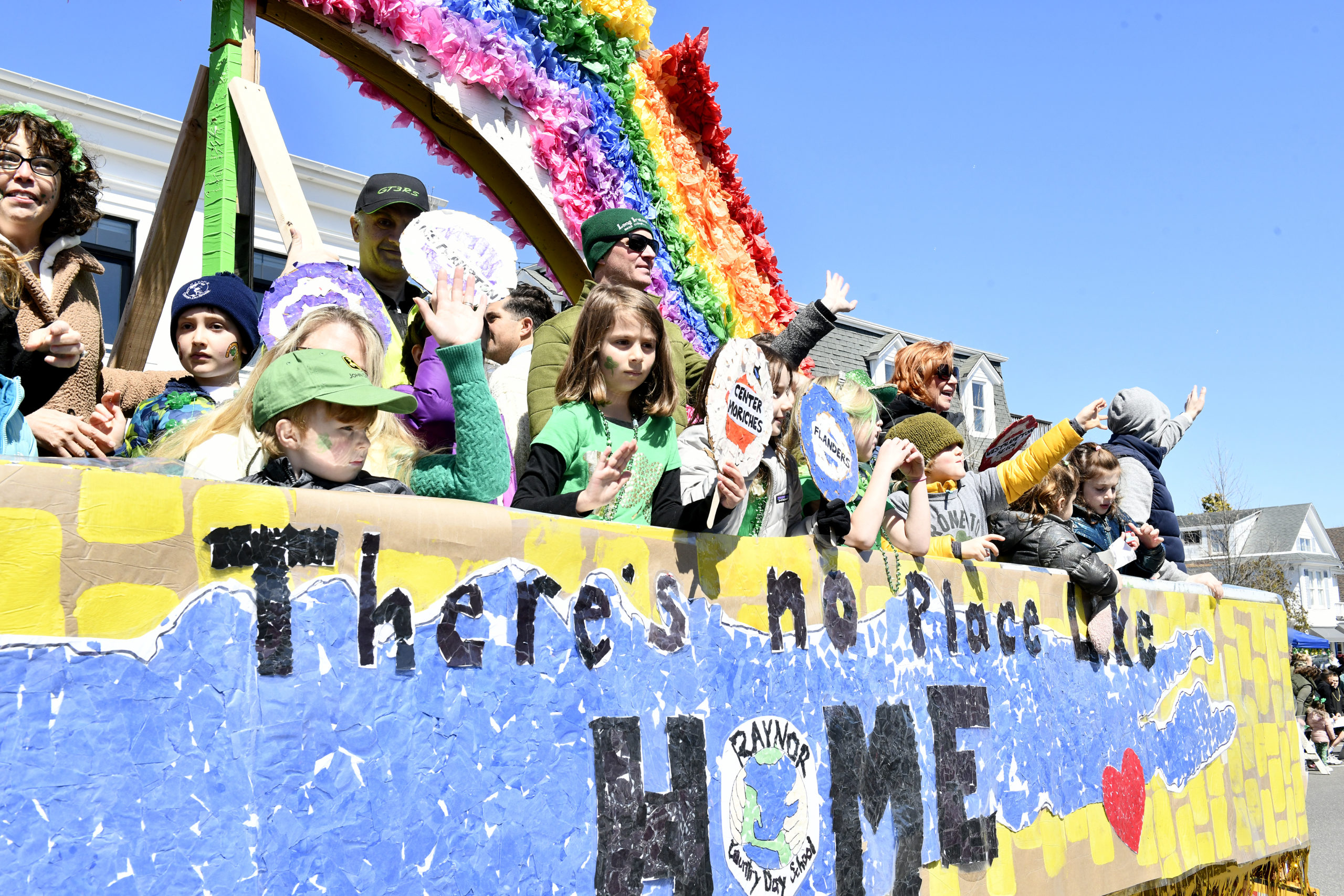 The Raynor Country Day School float.