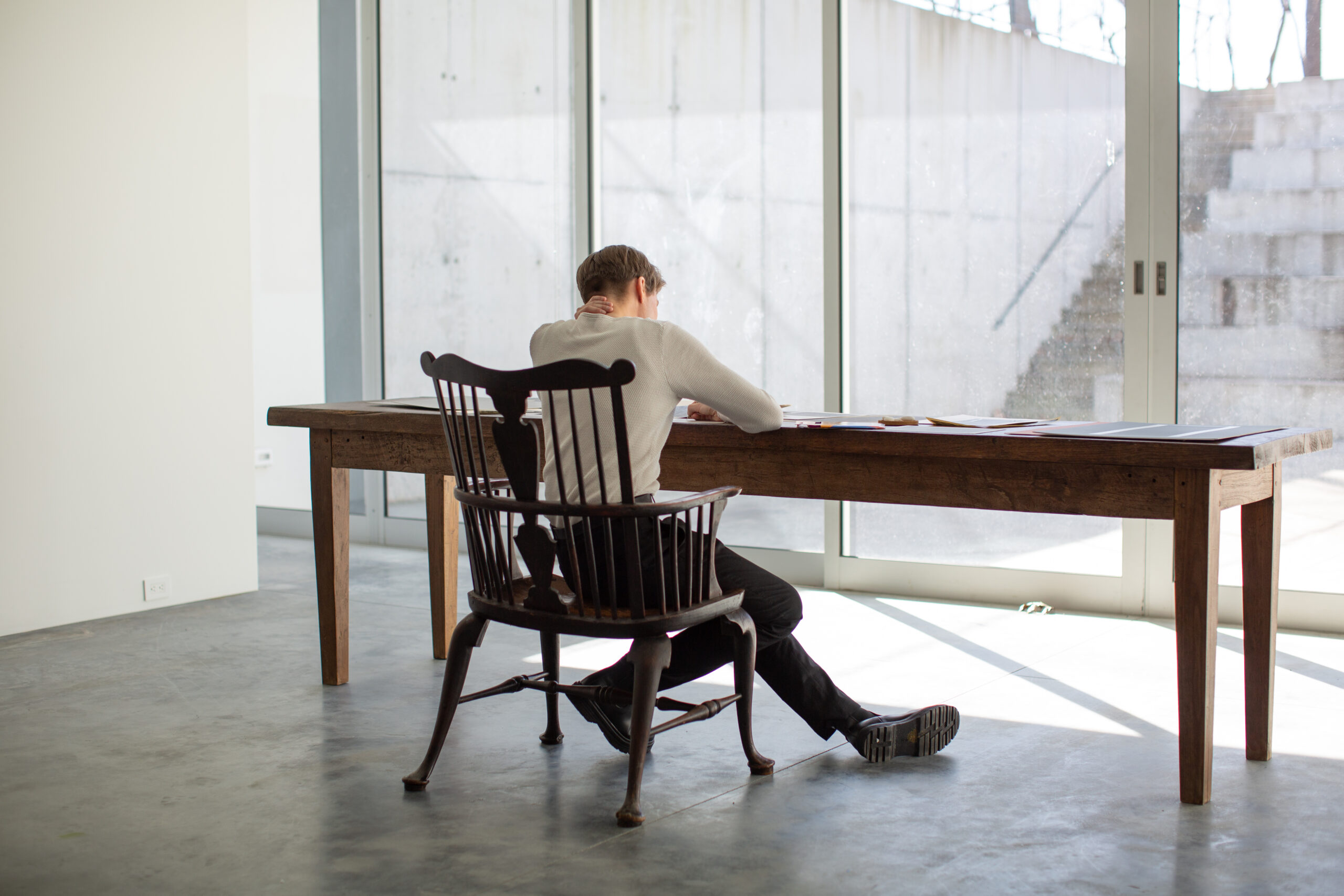 Visual artist Ville Andersson during his recent residency at The Watermill Center from March 2 to April 1. © LINDSAY MORRIS/COURTESY THE WATERMILL CENTER