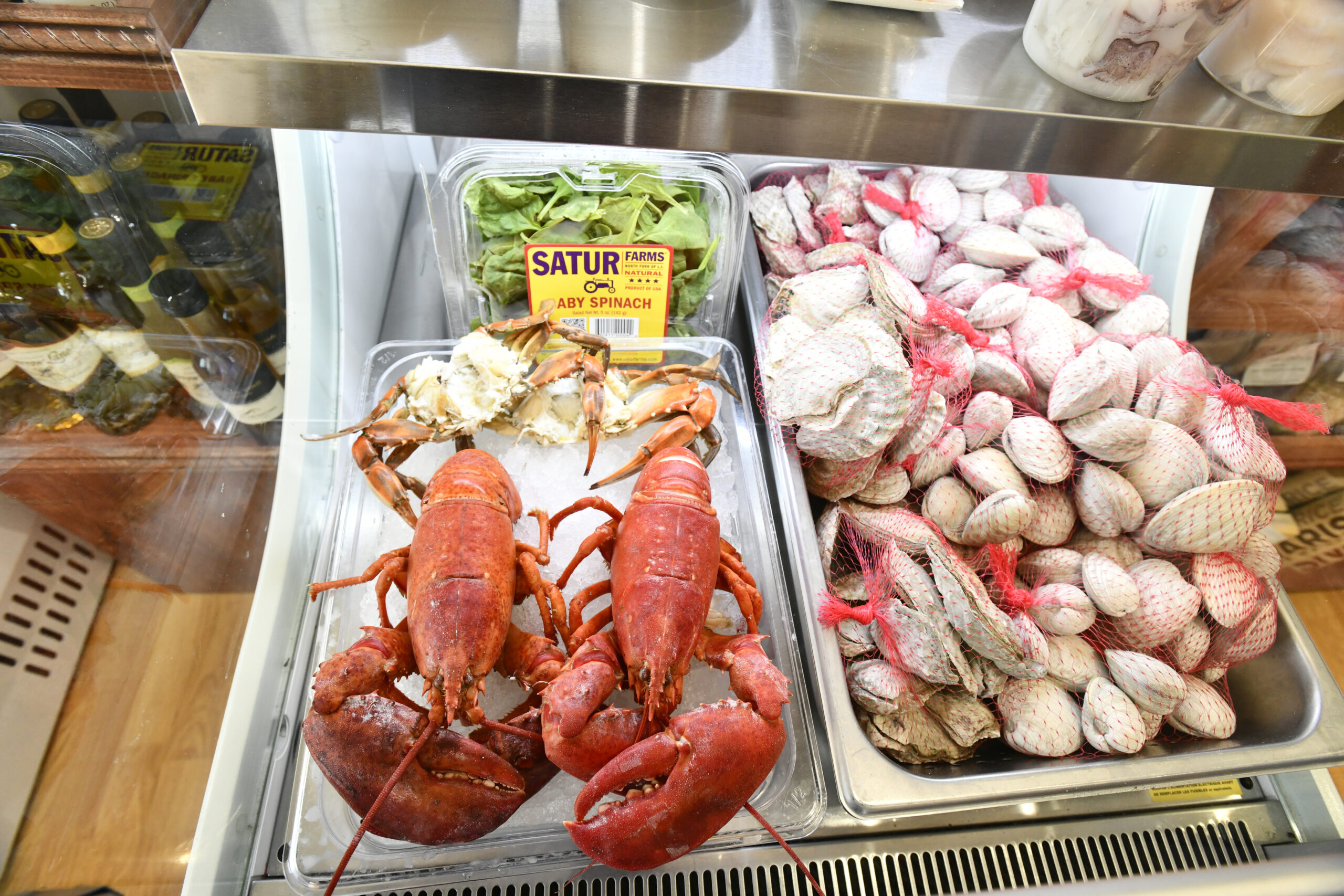 Fishmongers, Restaurants Grapple With Sourcing Seafood Sustainably