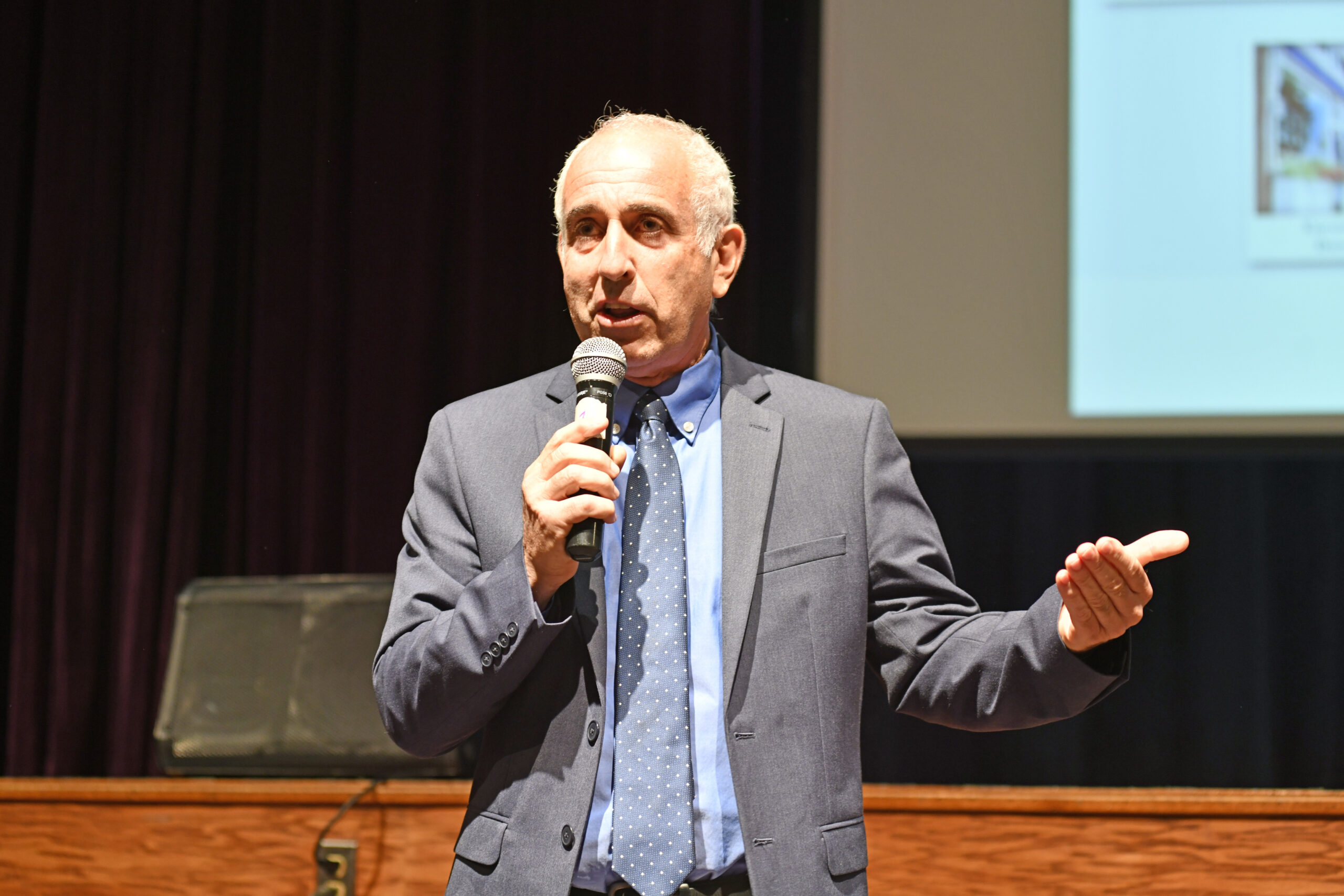 Southampton Town Supervisor Jay Schneiderman speaks at Monday night's Hampton Bays Civic Association meeting.     DANA SHAW