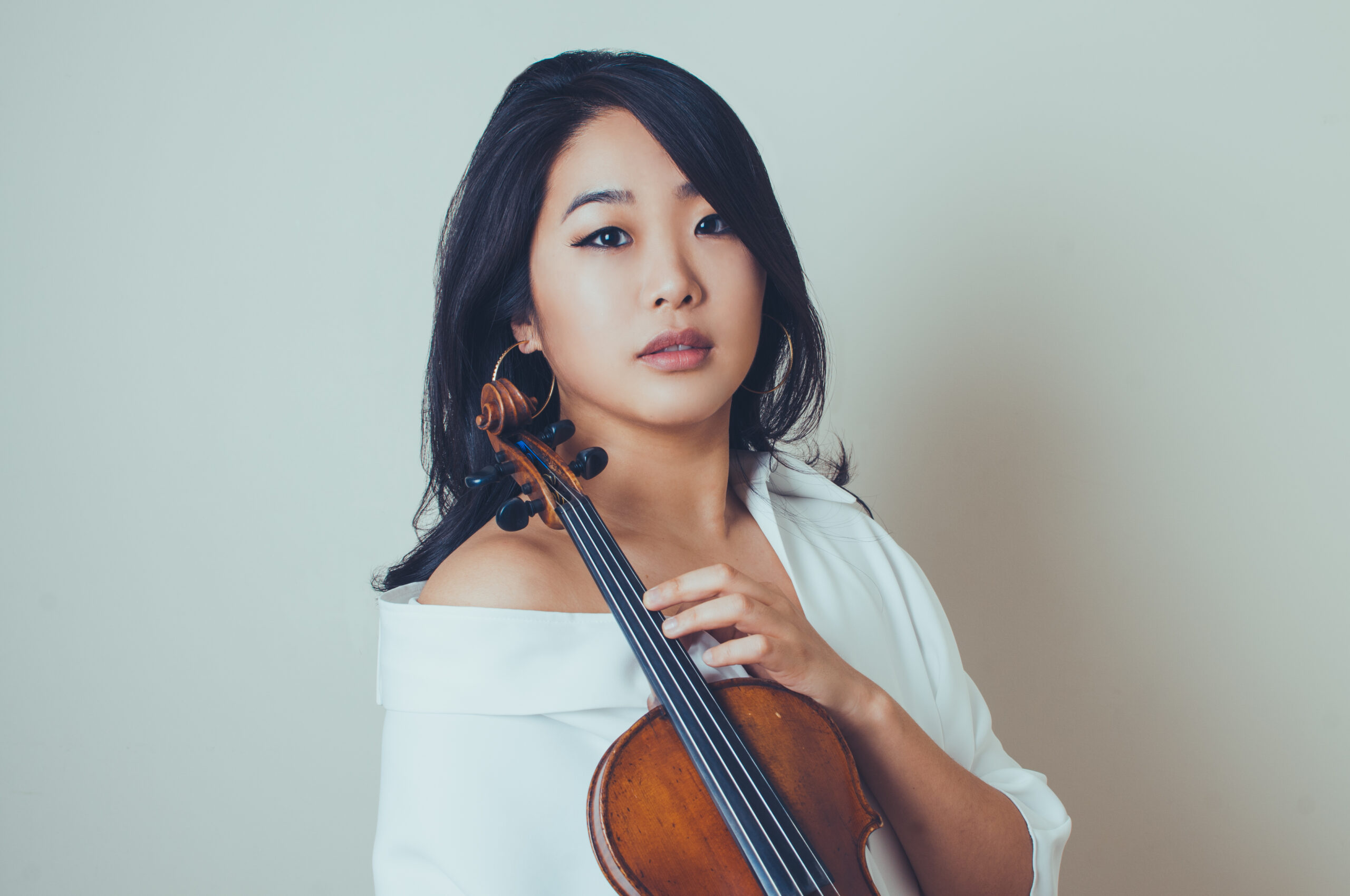 Violinist Kristin Lee. LAUREN DESBERG
