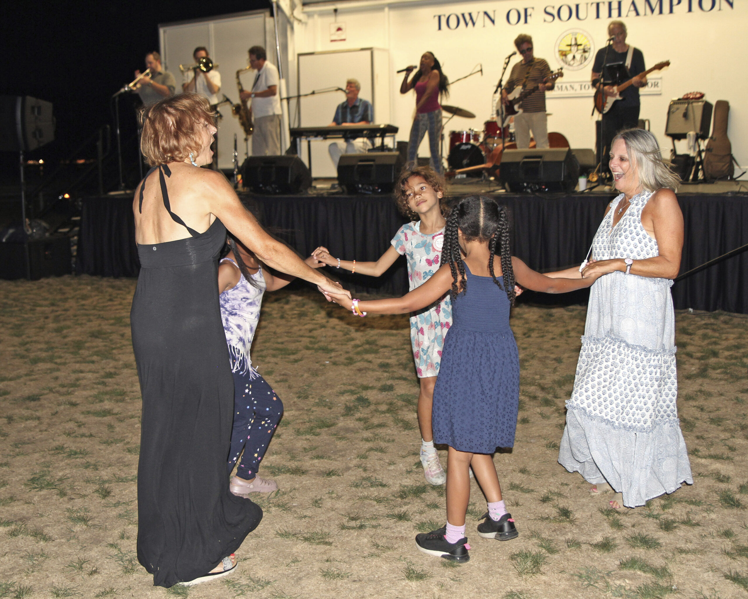 Dancing to the HooDoo Loungers on Saturday night in Steinbeck Park.