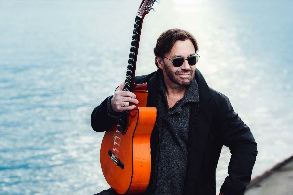 Al Di Meola performs at Suffolk Theater on September 22. COURTESY THE SUFFOLK