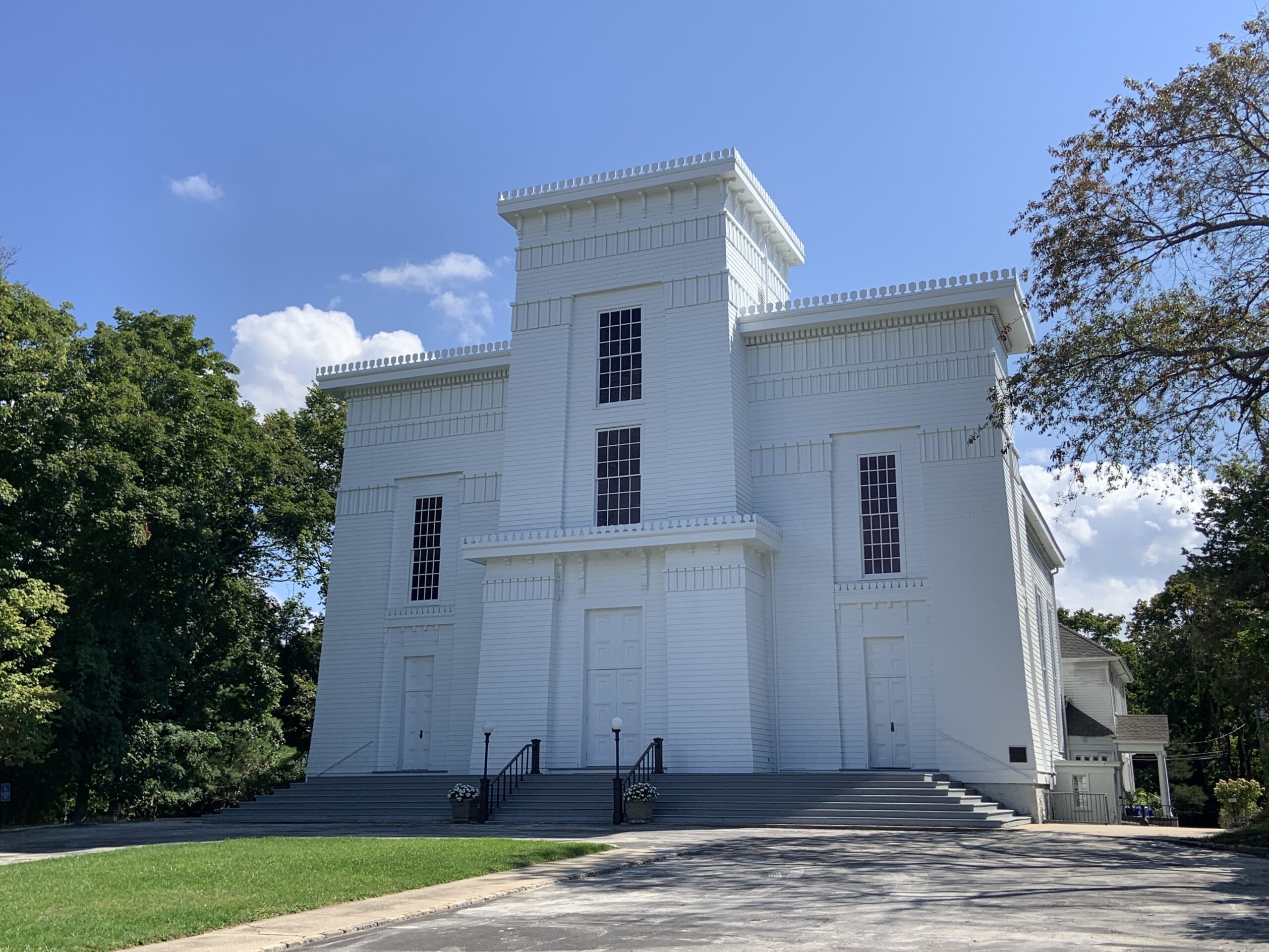The First Presbyterian (Old Whalers') Church of Sag Harbor. STEPHEN J. KOTZ
