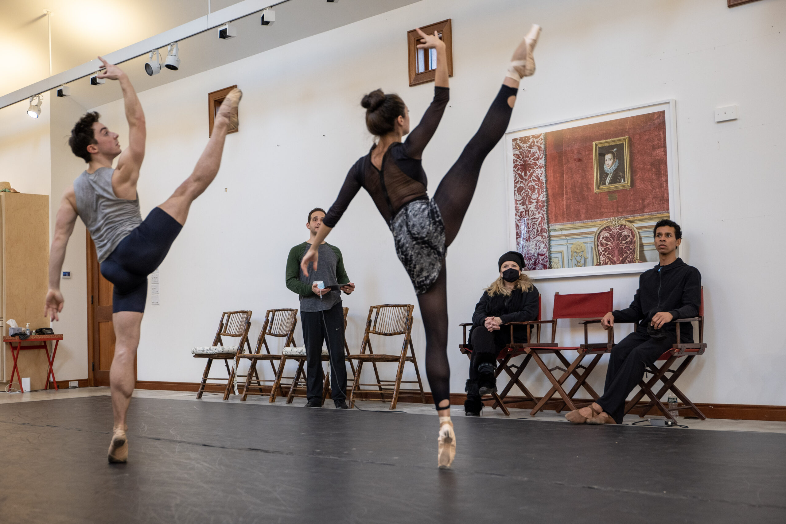 Hamptons Dance Project's (HDP) Tyler Maloney and Lauren Bonfiglio rehearsing at the Guild Hall William P. Rayner Artist-in-Residence studio as 
dancer Craig Salstein, choreographer and director Susan Stroman, and HDP founder Jose Sebastian observe. © JOE BRONDO FOR GUILD HALL