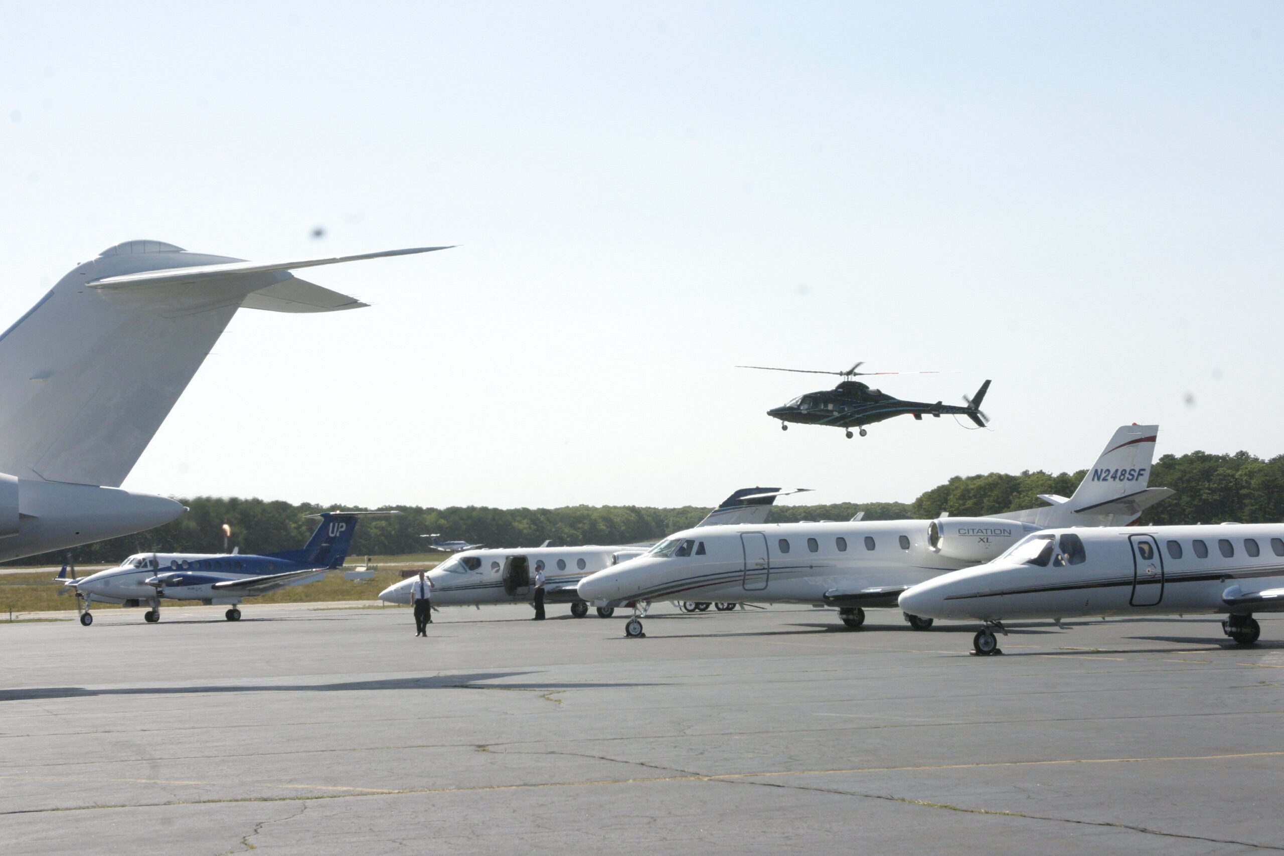 The National Business Aviation Association has withdrawn a federal lawsuit against East Hampton Town, saying that a recent state court ruling addressed the group's desire to block restrictions on aircraft.