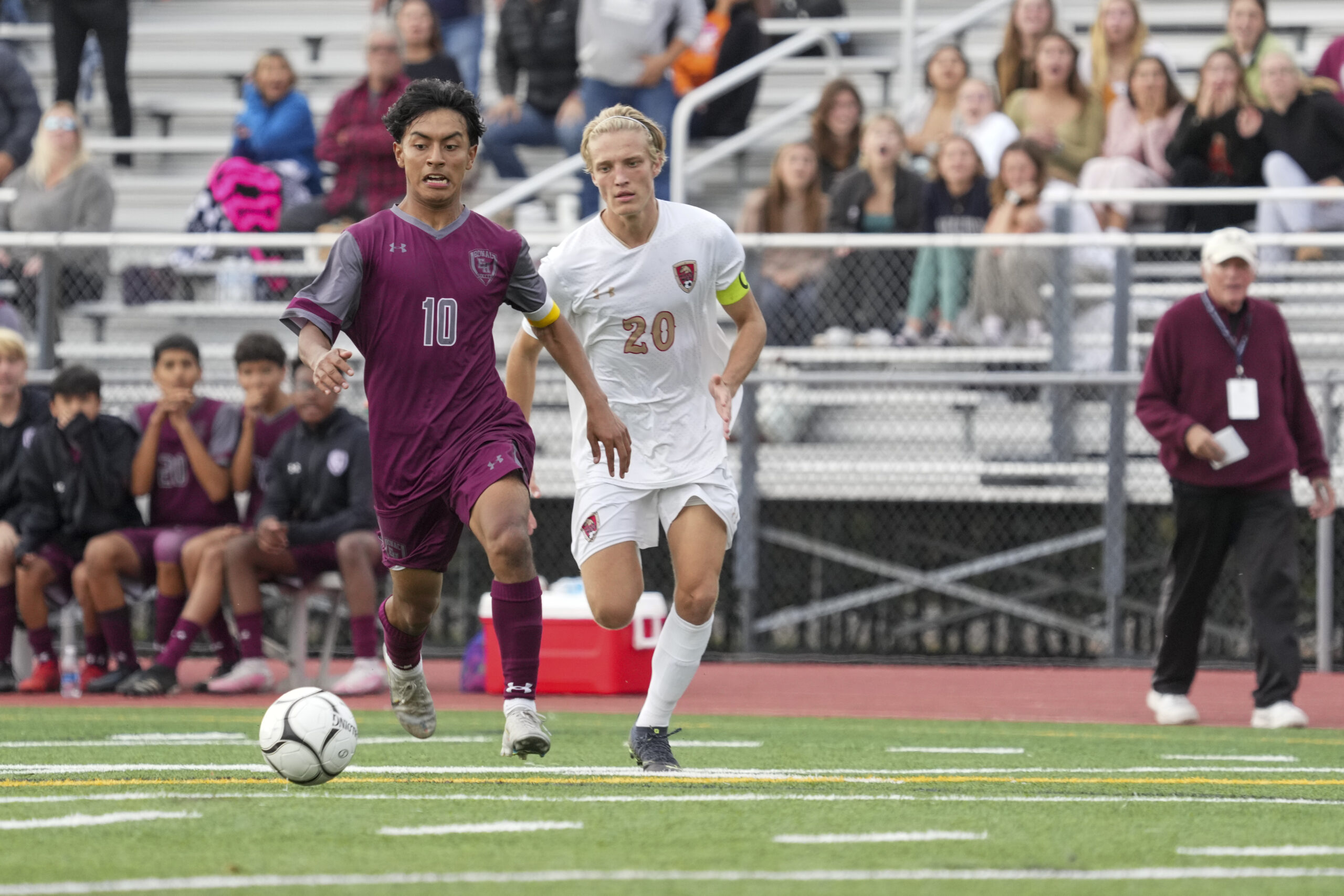 Senior Bonacker Eric Armijos races downfield.   RON ESPOSITO