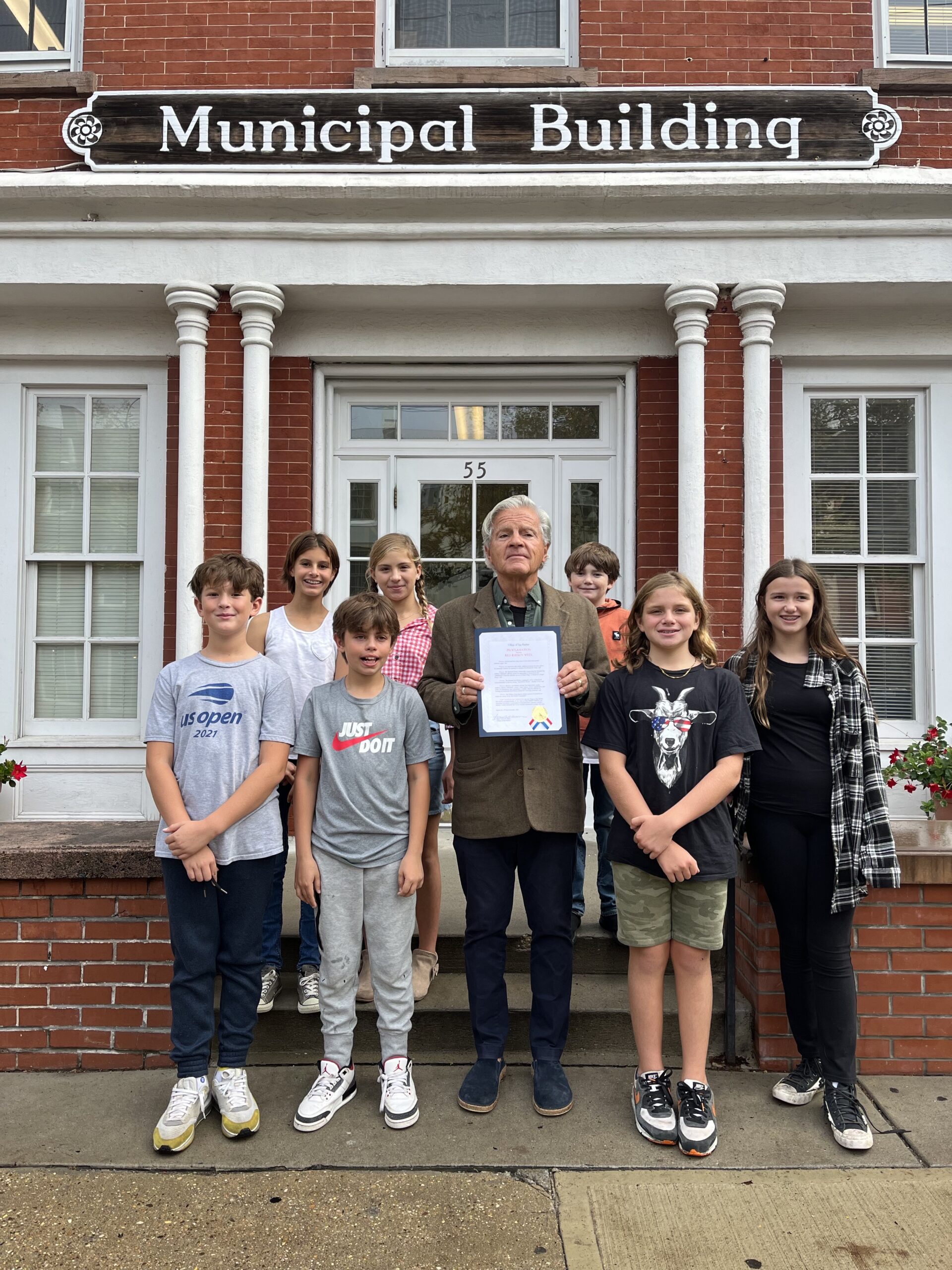 Pierson Middle School students meet with Sag Harbor Village Mayor James Larocca to discuss Red Ribbon Week. COURTESY SAG HARBOR SCHOOL DISTRICT