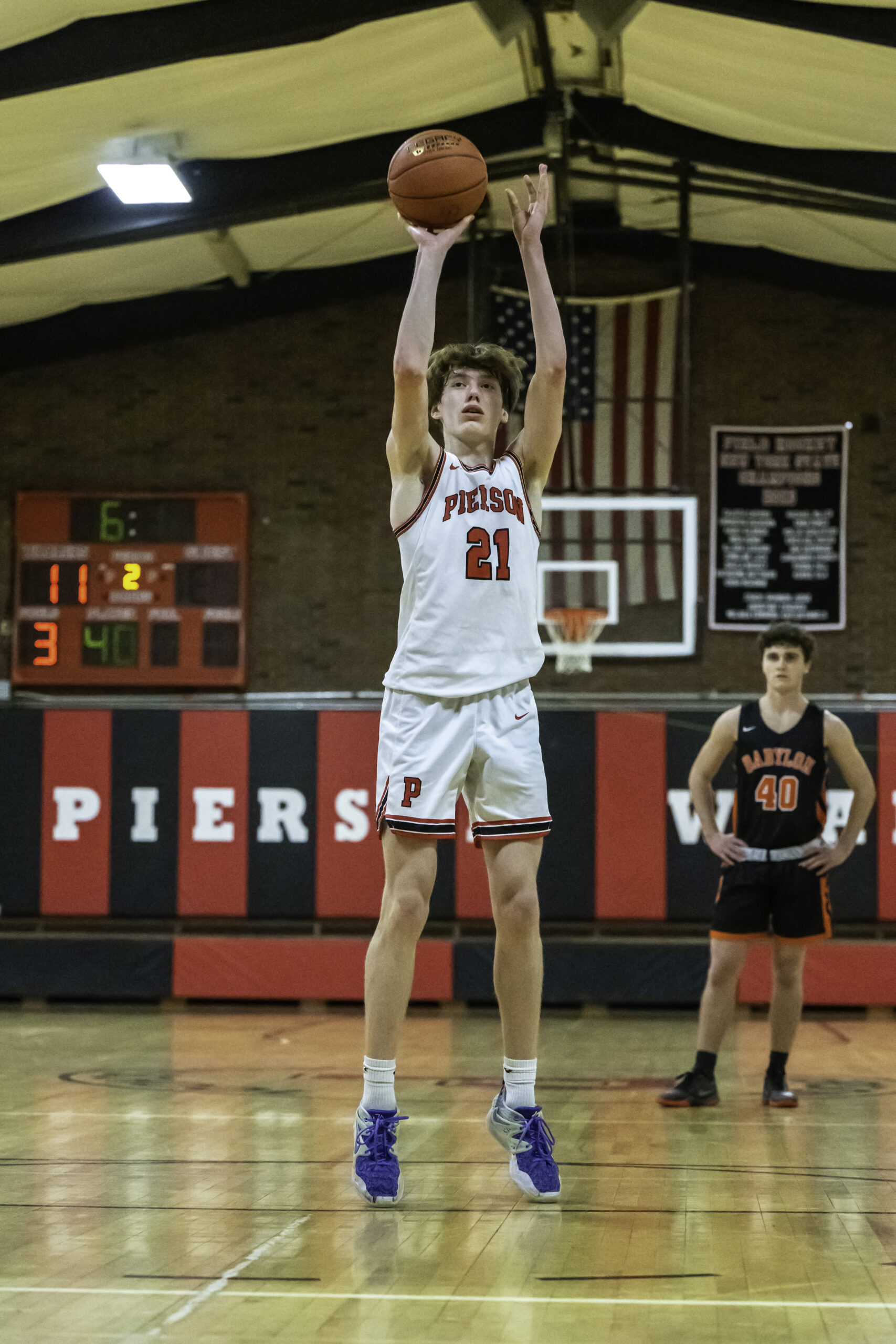 Junior Luke Seltzer shoots from the free-throw line. MARIANNE BARNETT