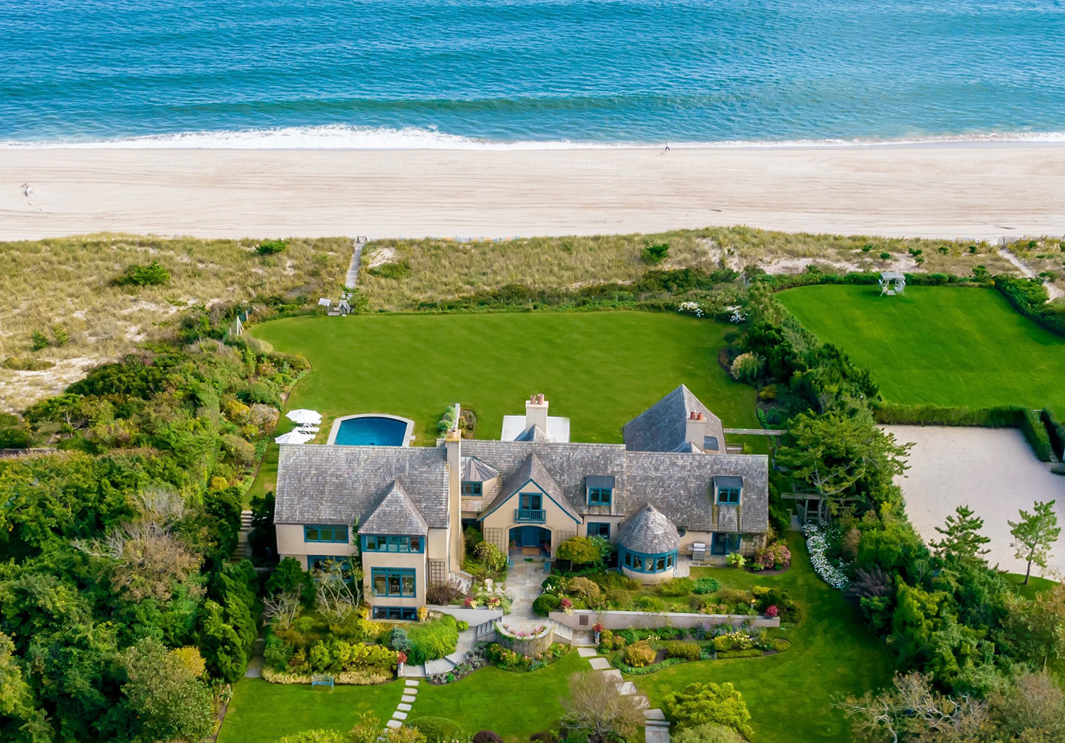 The oceanfront property at 51 West End Road in East Hampton recently sold for $39.5 million. RISE MEDIA/COURTESY DOUGLAS ELLIMAN REALTY