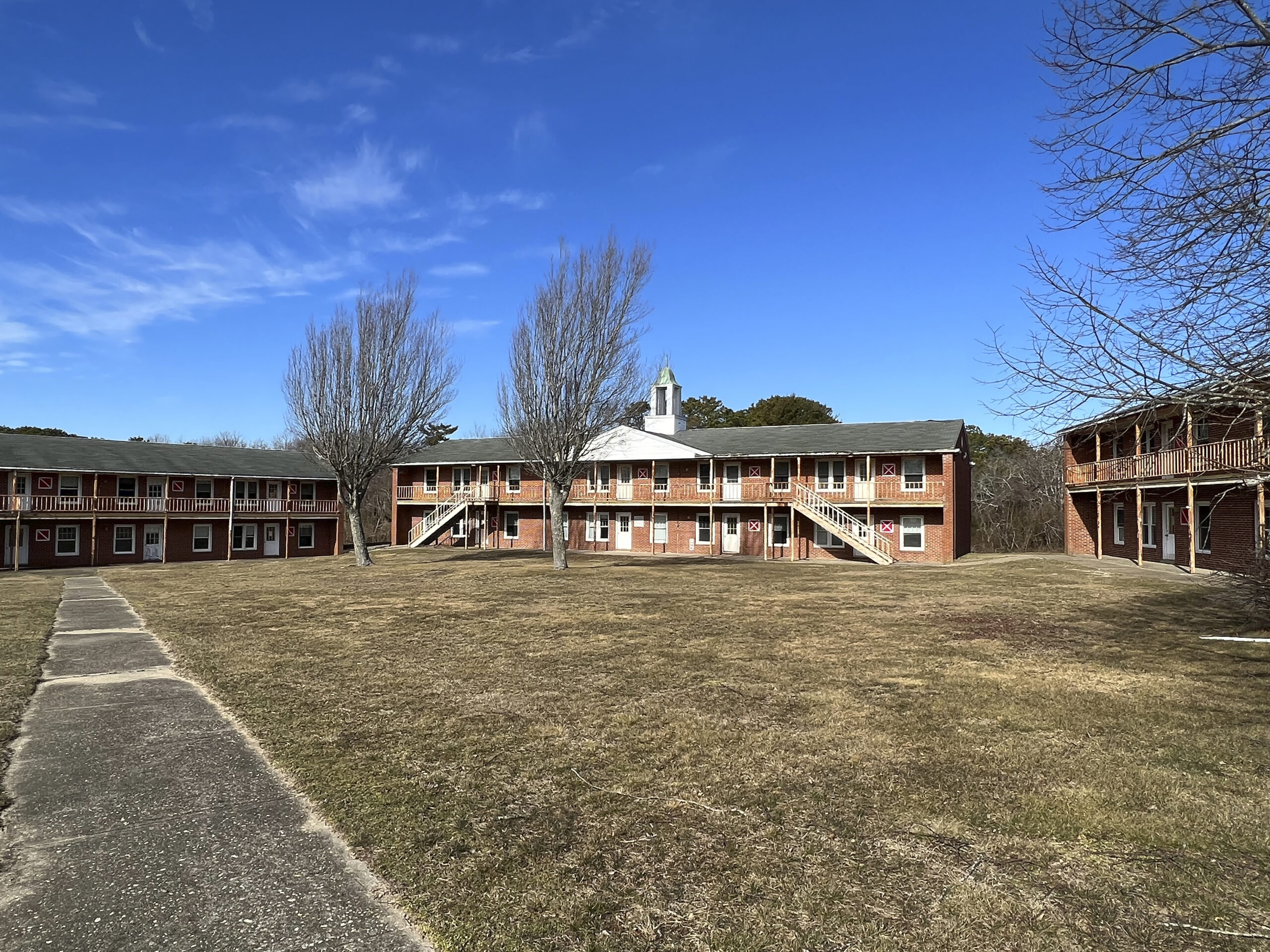 Condemned residence halls at Stony 
Brook Southampton College.  DANA SHAW