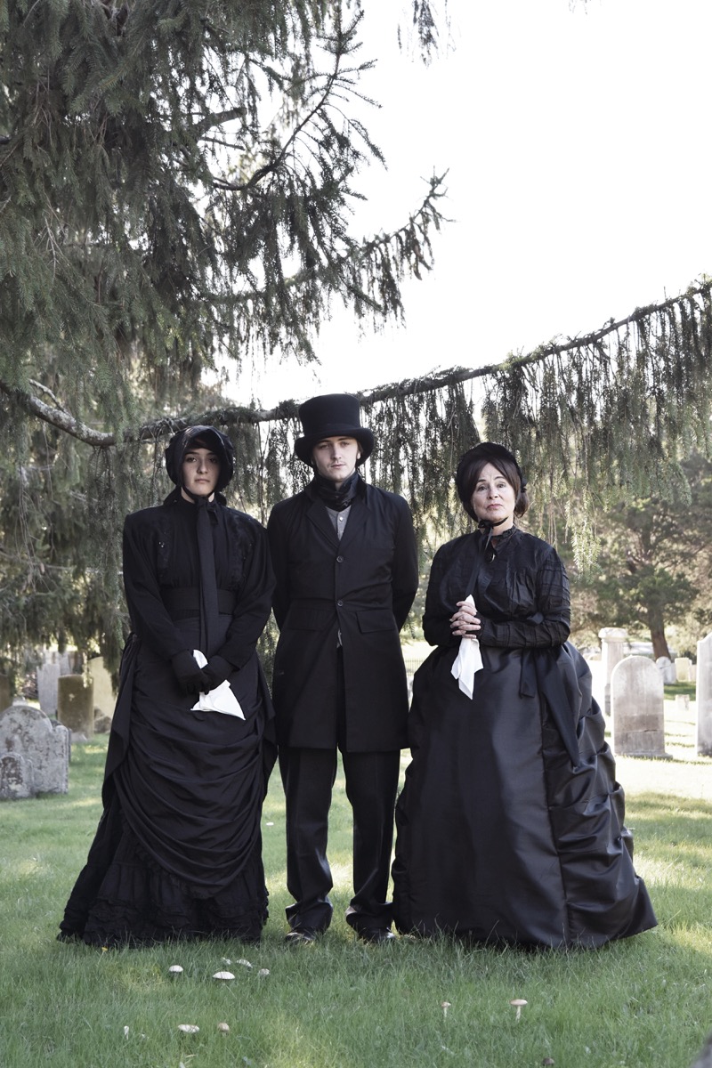 6-victorian-funeral-reenactment-by-emma-ballou-2016