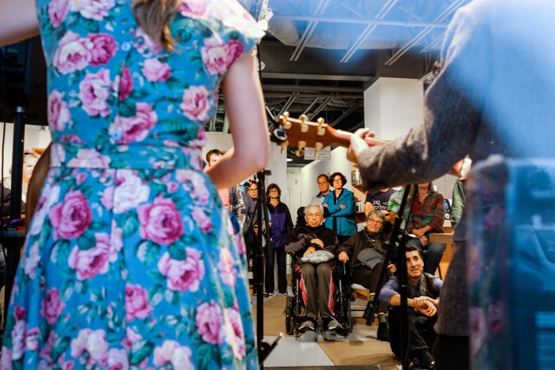 The 5 Mile String Band performs at Geekhampton.