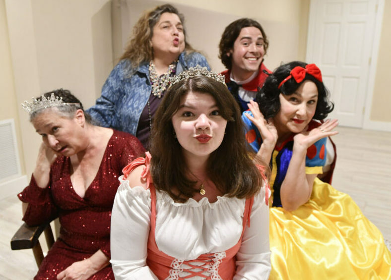 Clockwise from left, Teresa DeBerry, Catherine
Bromberg, Connor Tuohy, Andrea Schiavoni
and Anna Francesca Schiavoni during 2022 rehearsals of Christopher Durang’s play “Vanya and
Sonia and Masha and Spike.” DANA SHAW