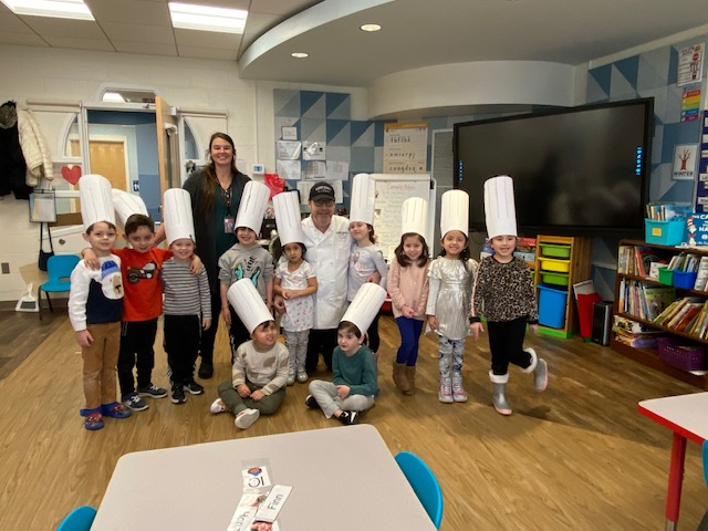 Award-winning chef, Paul Del Favero, from Harbor Market and Kitchen recently visited the Sag Harbor Learning Center’s prekindergarten class. COURTESY SAG HARBOR SCHOOL DISTRICT