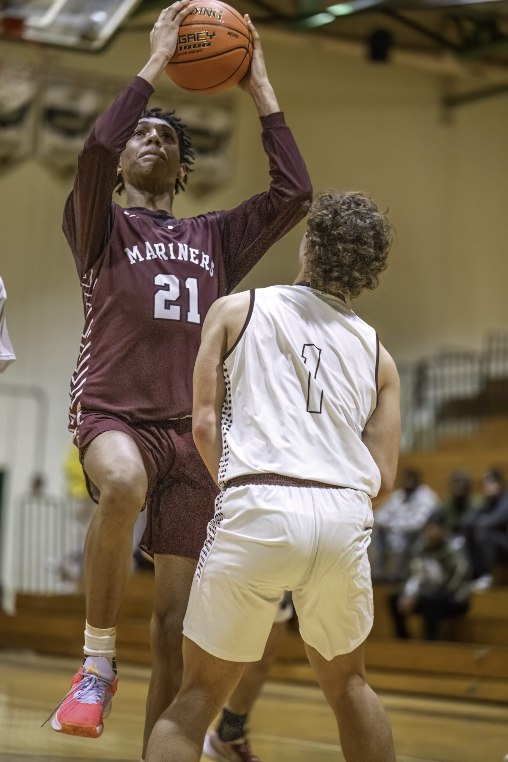 Southampton sophomore Nikai Pierson takes the ball to the basket.   MARIANNE BARNETT