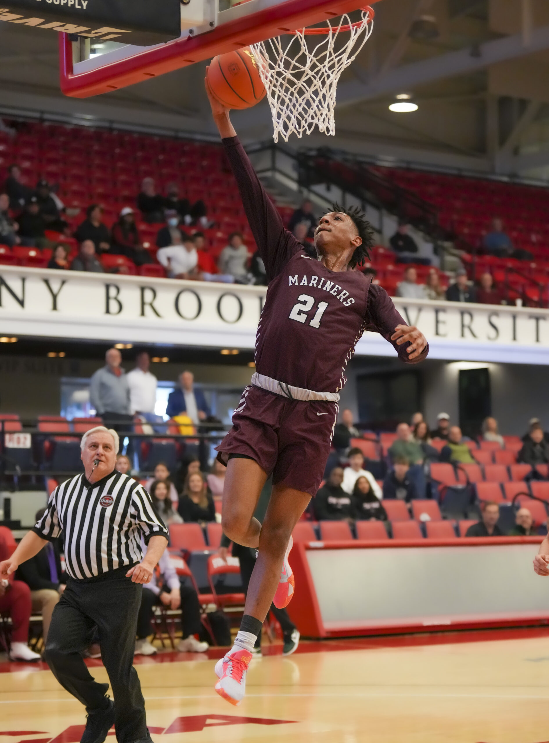 Southampton sophomore Nikai Pierson goes in all alone for an easy two points.   RON ESPOSITO