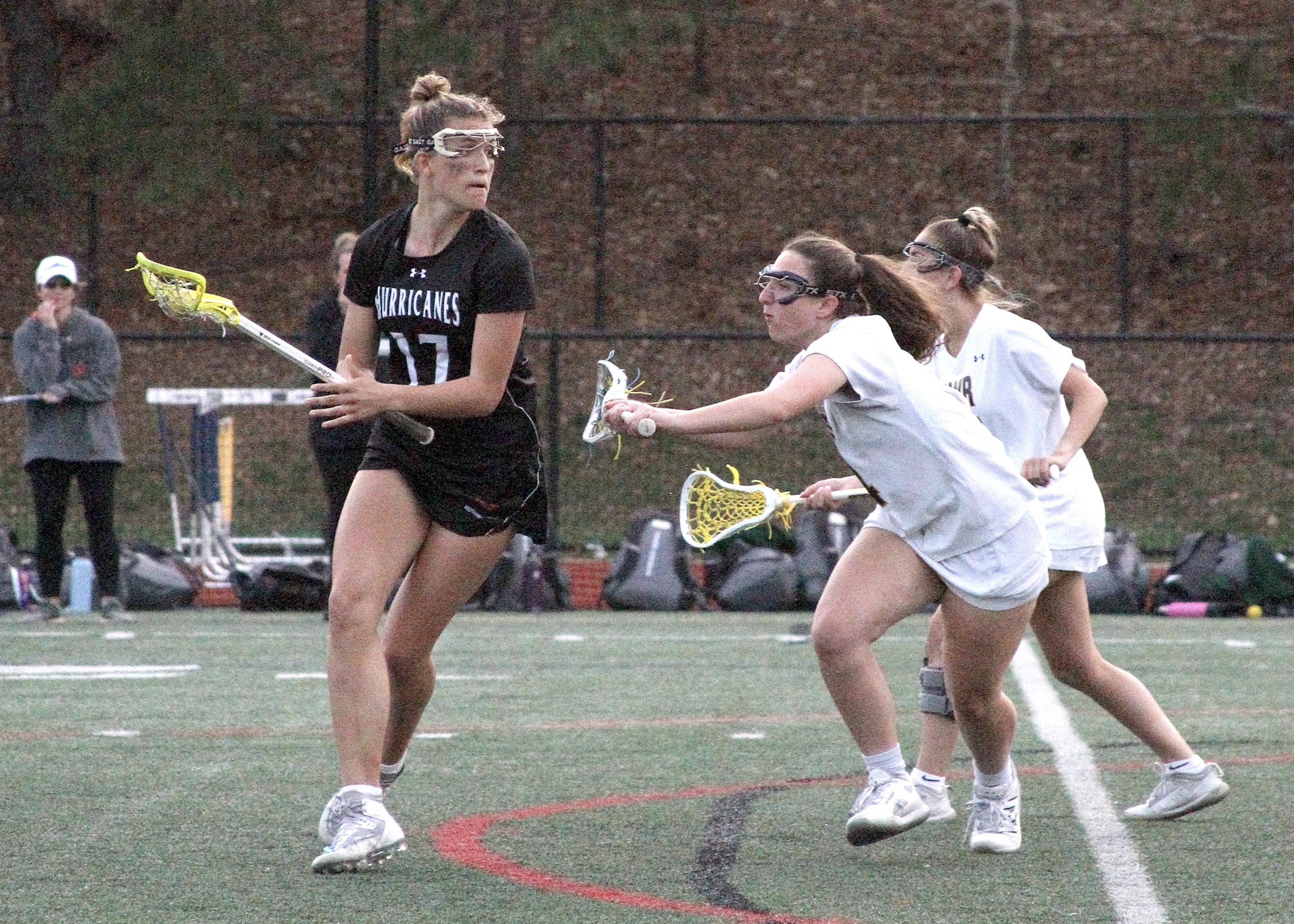 Sophomore midfielder Reese King looks for an open lane. DESIRÉE KEEGAN