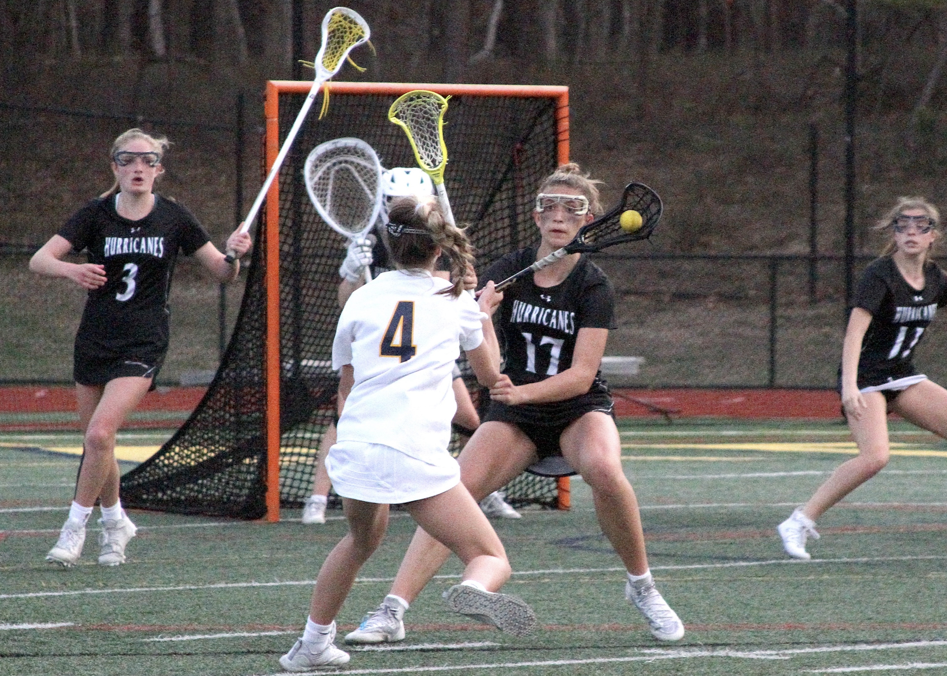 Sophomore midfielder Reese King defends. DESIRÉE KEEGAN