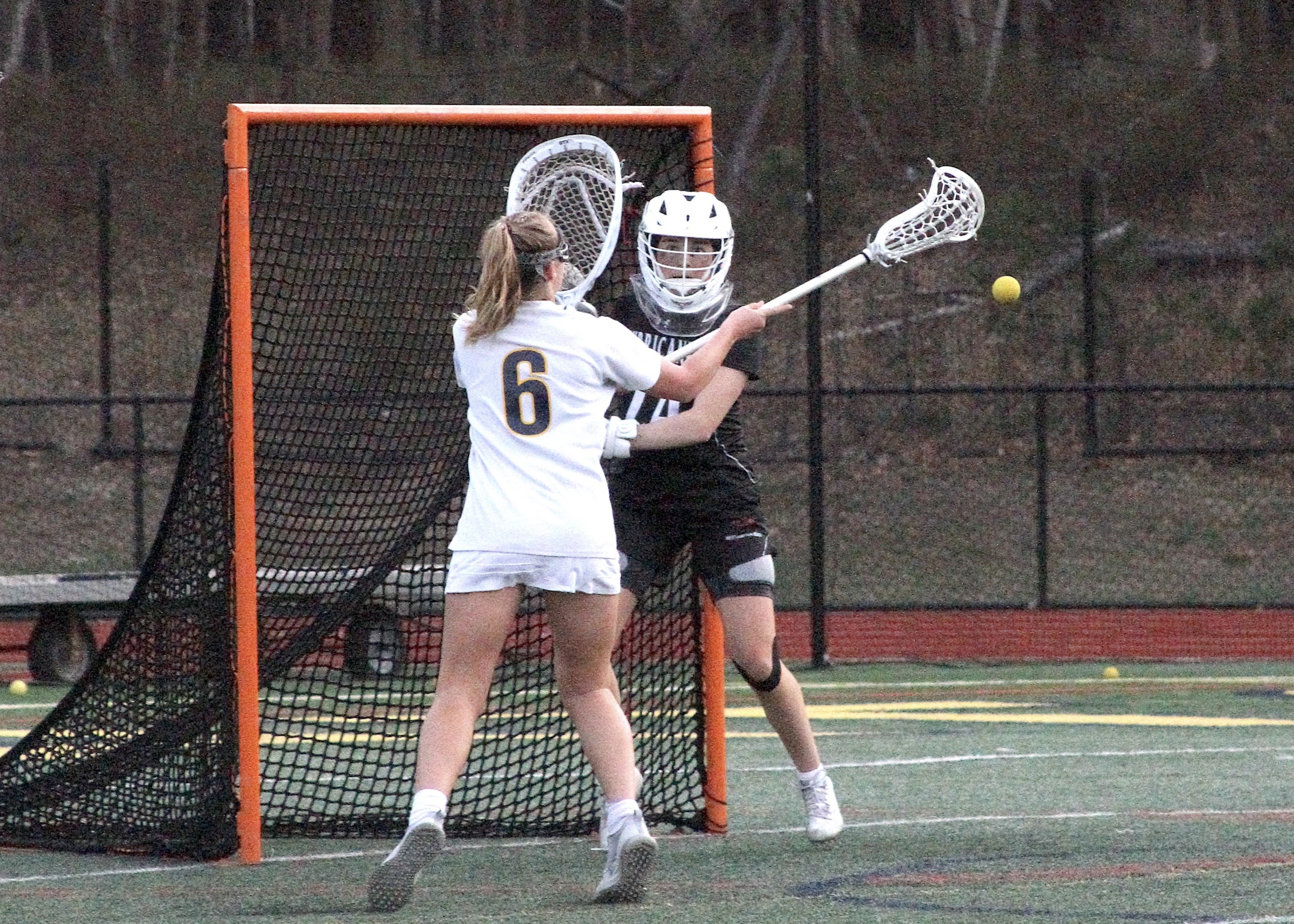 Sophomore goalkeeper Maya Farnan keeps her eyes on the ball. DESIRÉE KEEGAN