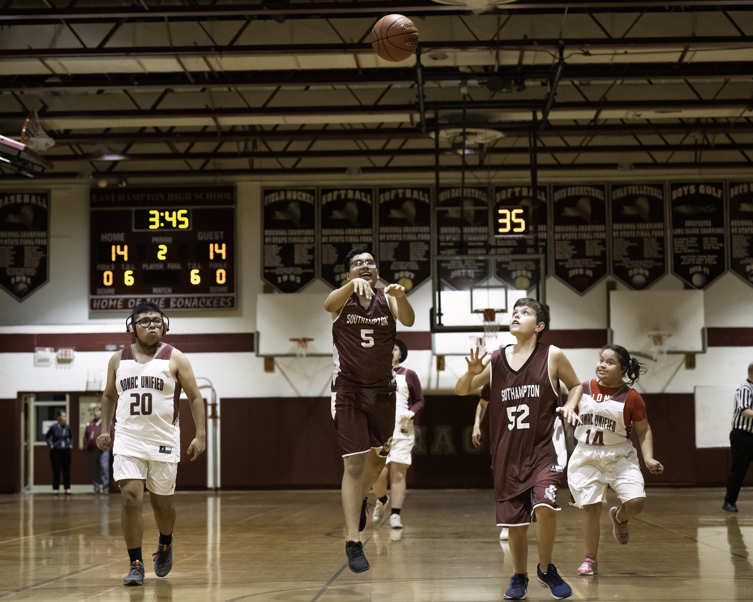 Southampton's David Balderas takes a deep shot.    MARIANNE BARNETT