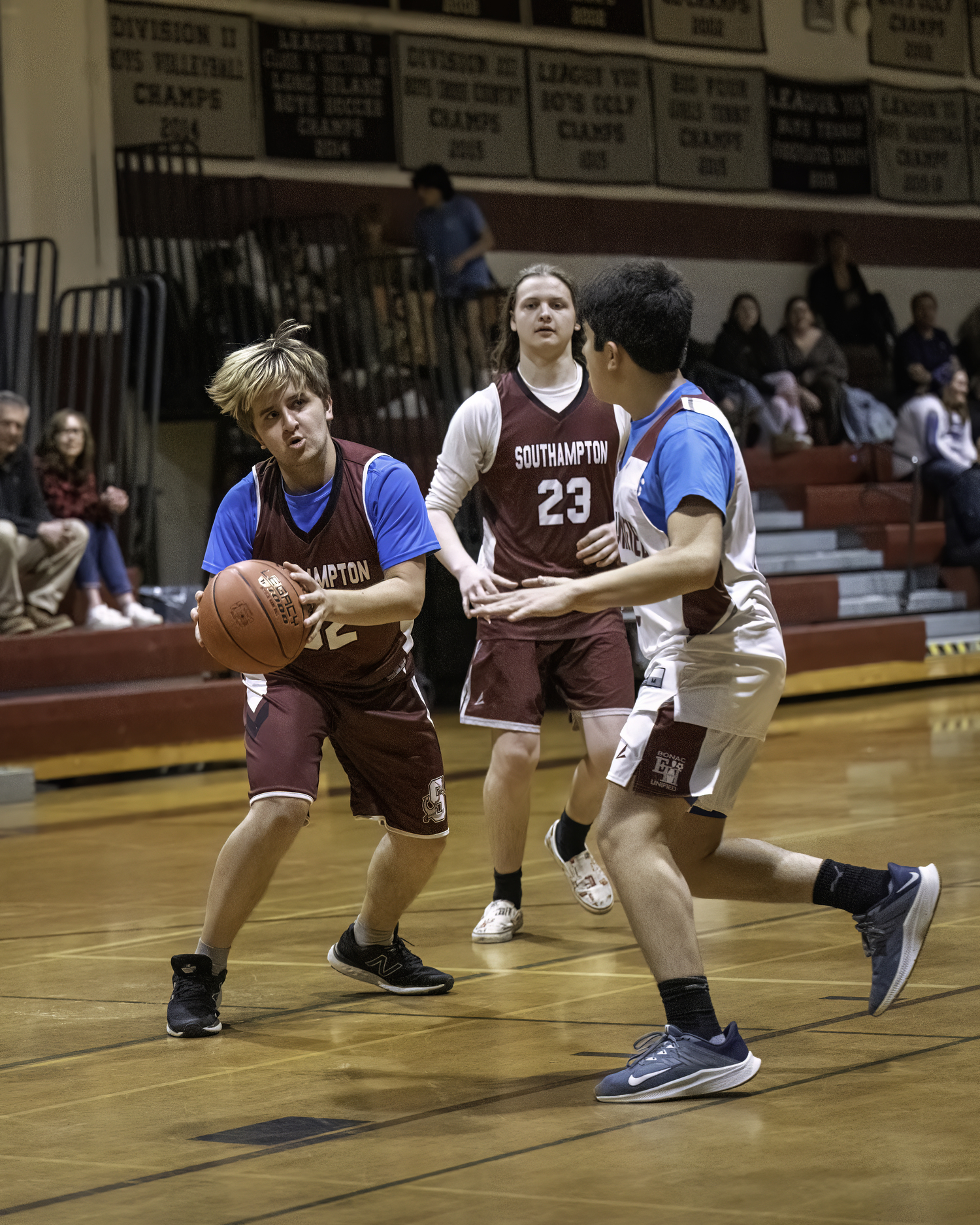 Southampton's Viggo Negroponte, assisted by teammate Josh Gratton (23), looks to make a move.    MARIANNE BARNETT