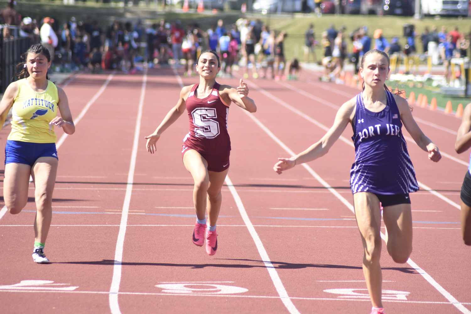 Southampton junior Kyla Cerullo in the 100-meter dash.    DREW BUDD