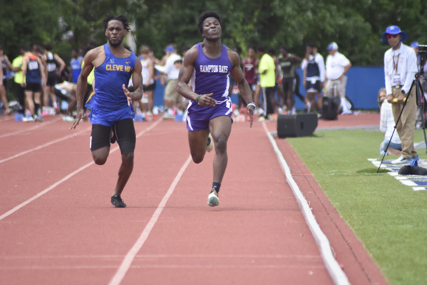 Hampton Bays senior Eli Amos finished 26th in the state in the 100-meter dash.   DREW BUDD