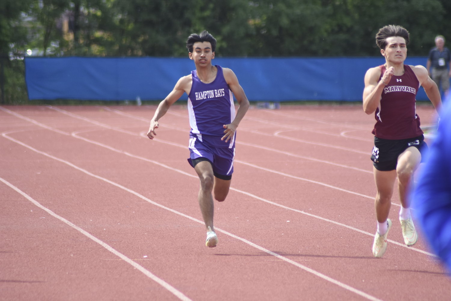 Hampton Bays junior Charlie Garcia finished 15th in the 200-meter dash.   DREW BUDD