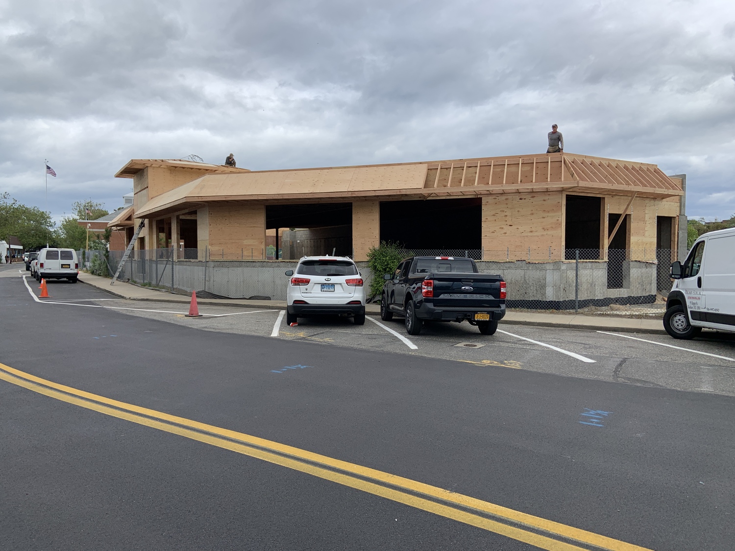 Workers are making fast progress on the framing of the new retail building David Schiavoni is building on Long Island Avenue in Sag Harbor. STEPHEN J. KOTZ