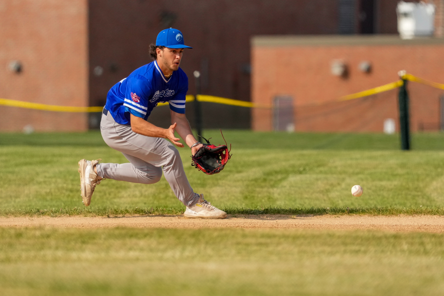 Southampton's J.J. Romatzik gets set to field a ground ball.  RON ESPOSITO