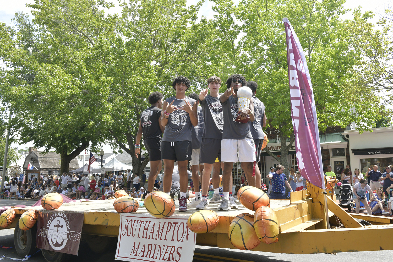 The Southampton Mariner Basketball Team.