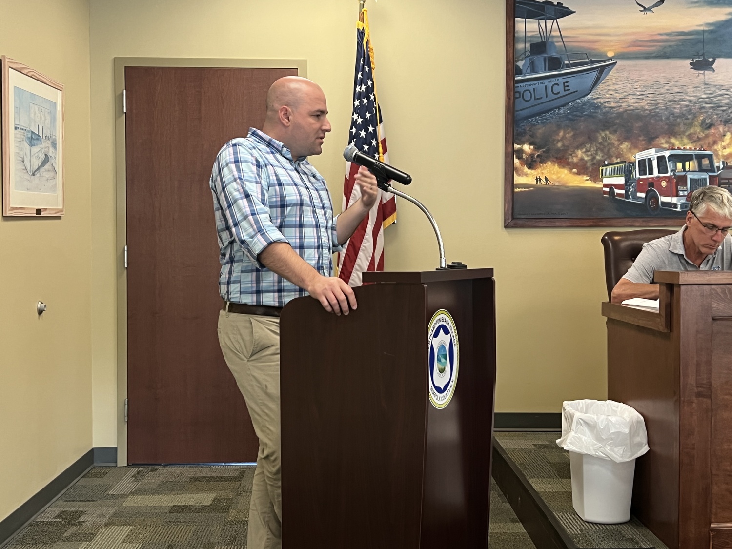 Building and Zoning Administrator Brad Hammond explains proposed changes to the village code regarding golf course housing. BILL SUTTON